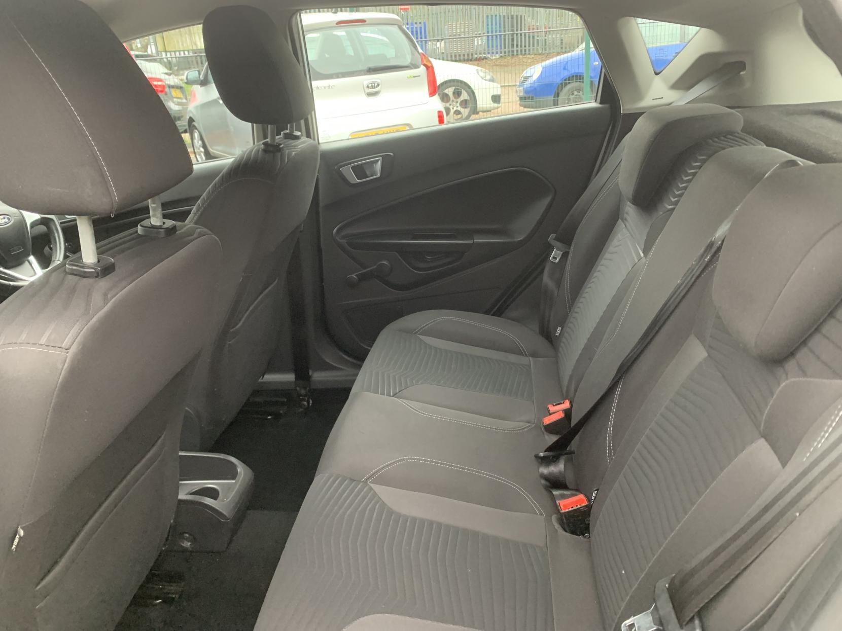 Ford Fiesta 1.25 Zetec Hatchback 5dr Petrol Manual Euro 5 (82 ps)