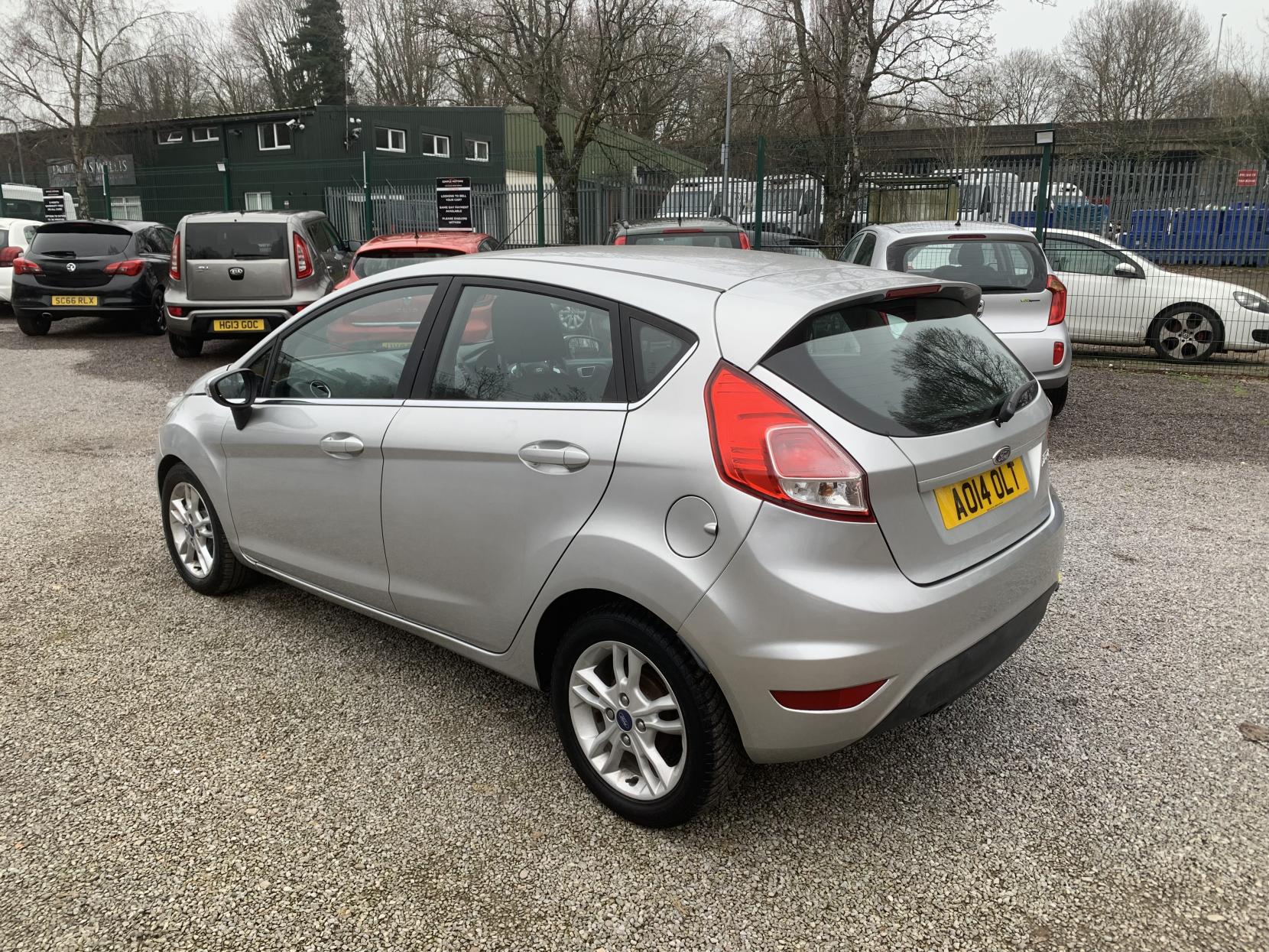 Ford Fiesta 1.25 Zetec Hatchback 5dr Petrol Manual Euro 5 (82 ps)