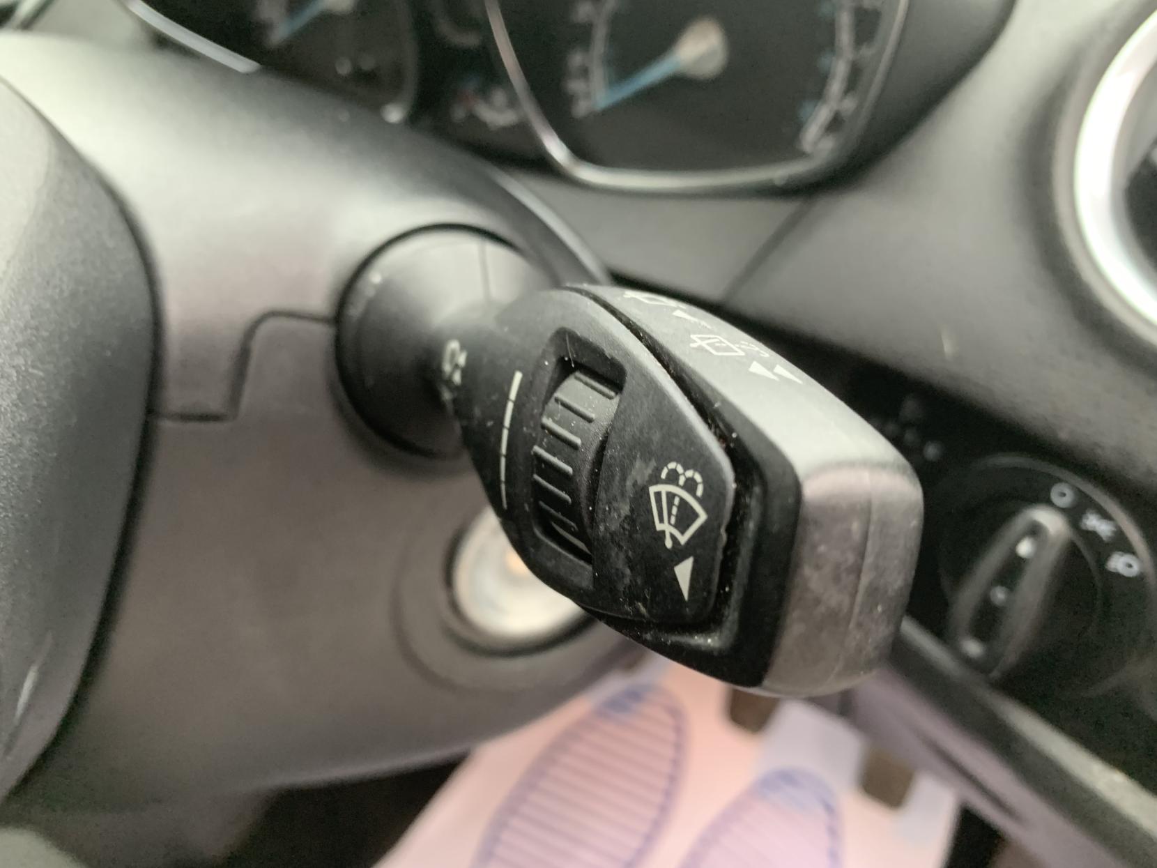 Ford Fiesta 1.25 Zetec Hatchback 5dr Petrol Manual Euro 5 (82 ps)