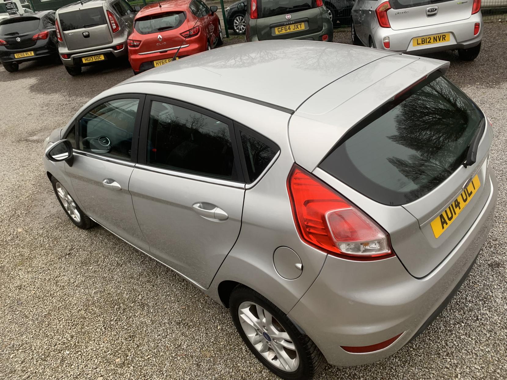 Ford Fiesta 1.25 Zetec Hatchback 5dr Petrol Manual Euro 5 (82 ps)
