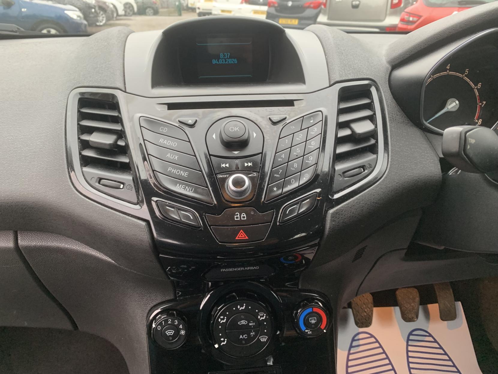 Ford Fiesta 1.25 Zetec Hatchback 5dr Petrol Manual Euro 5 (82 ps)