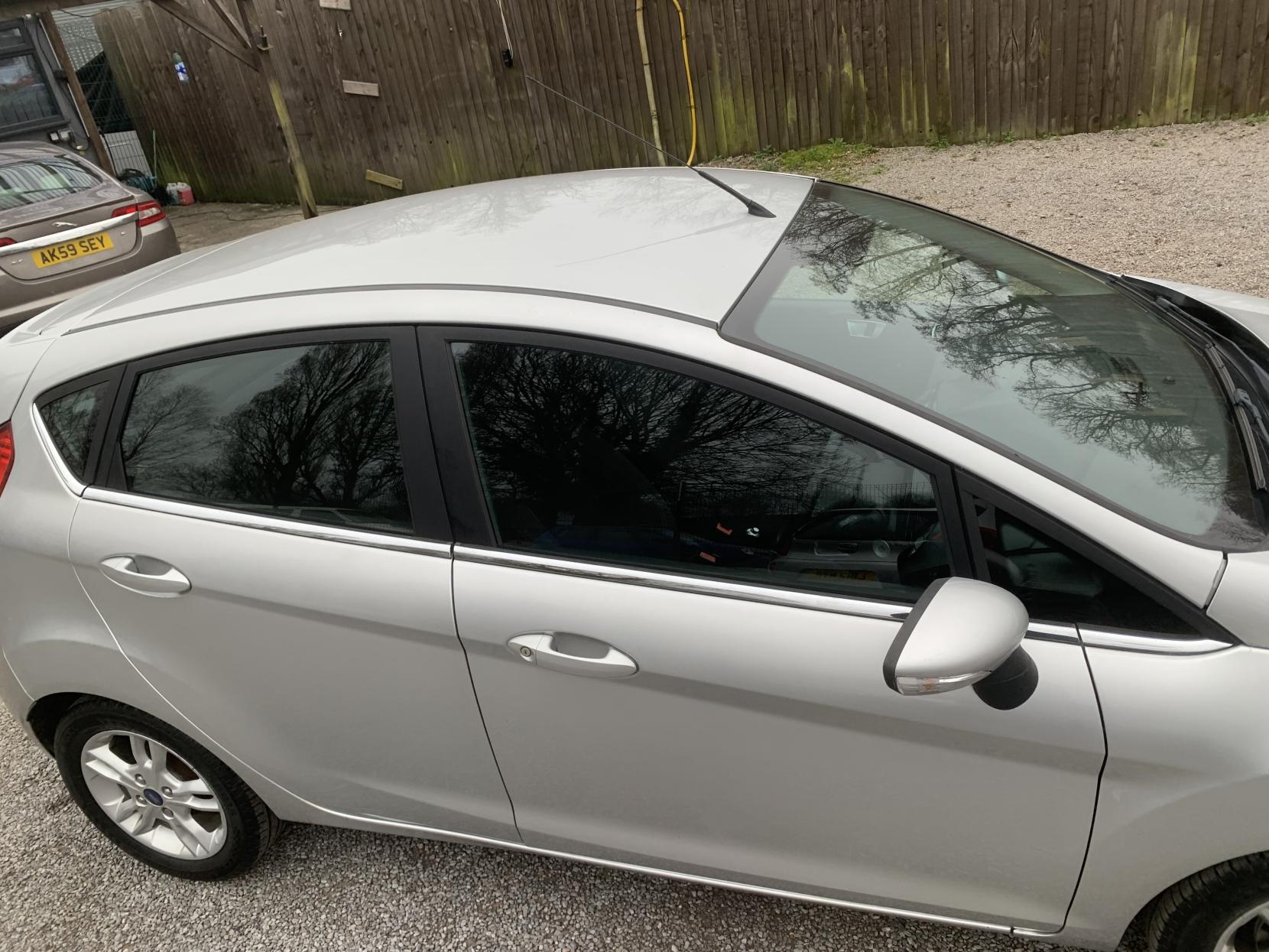 Ford Fiesta 1.25 Zetec Hatchback 5dr Petrol Manual Euro 5 (82 ps)