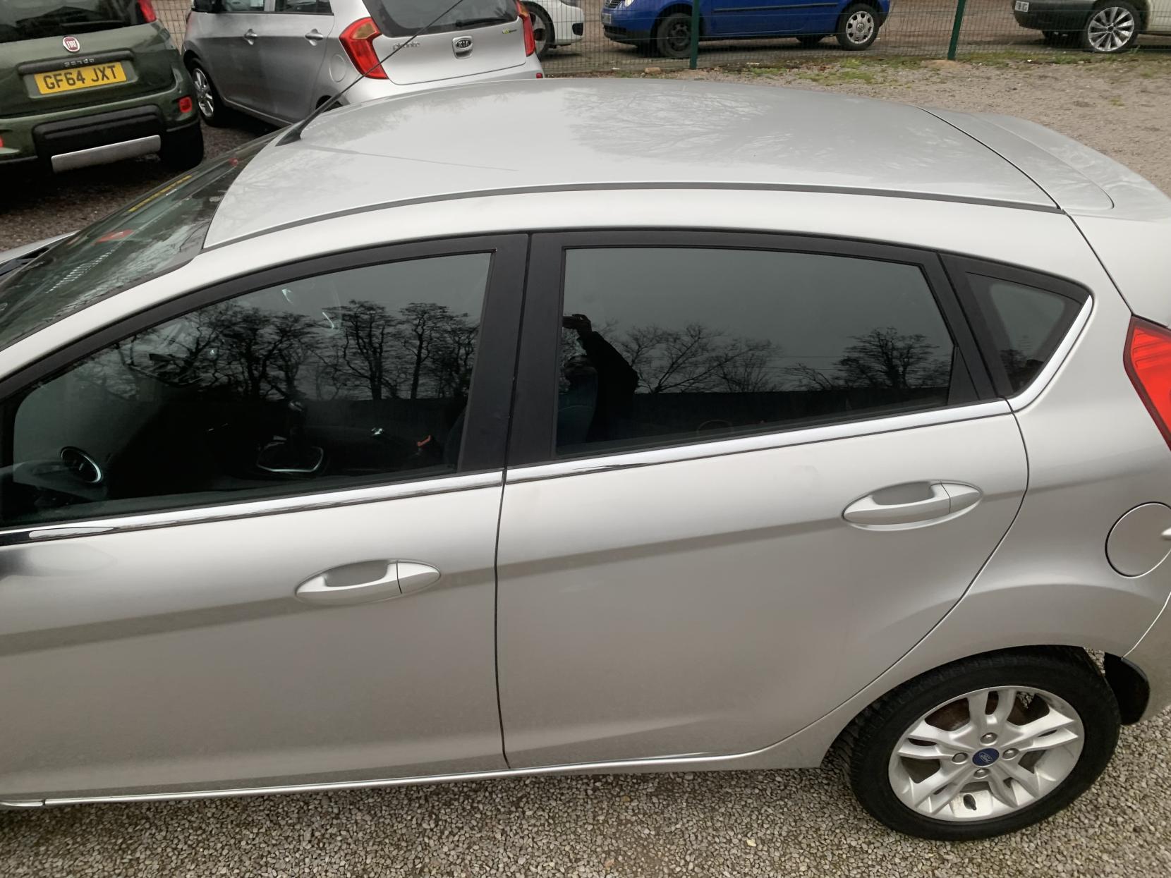 Ford Fiesta 1.25 Zetec Hatchback 5dr Petrol Manual Euro 5 (82 ps)