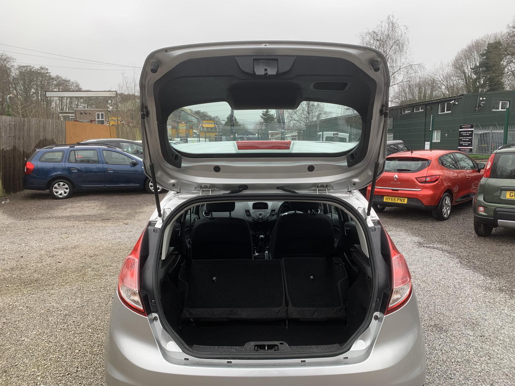 Ford Fiesta 1.25 Zetec Hatchback 5dr Petrol Manual Euro 5 (82 ps)