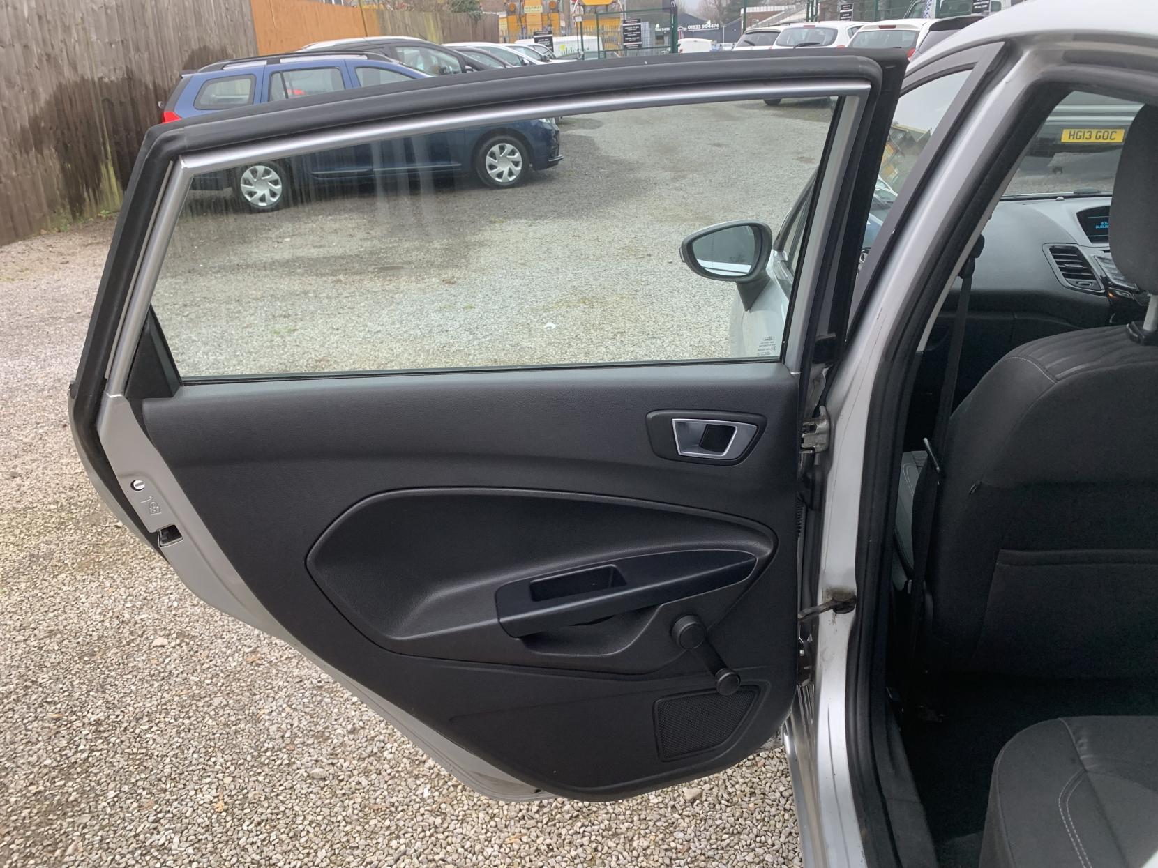 Ford Fiesta 1.25 Zetec Hatchback 5dr Petrol Manual Euro 5 (82 ps)