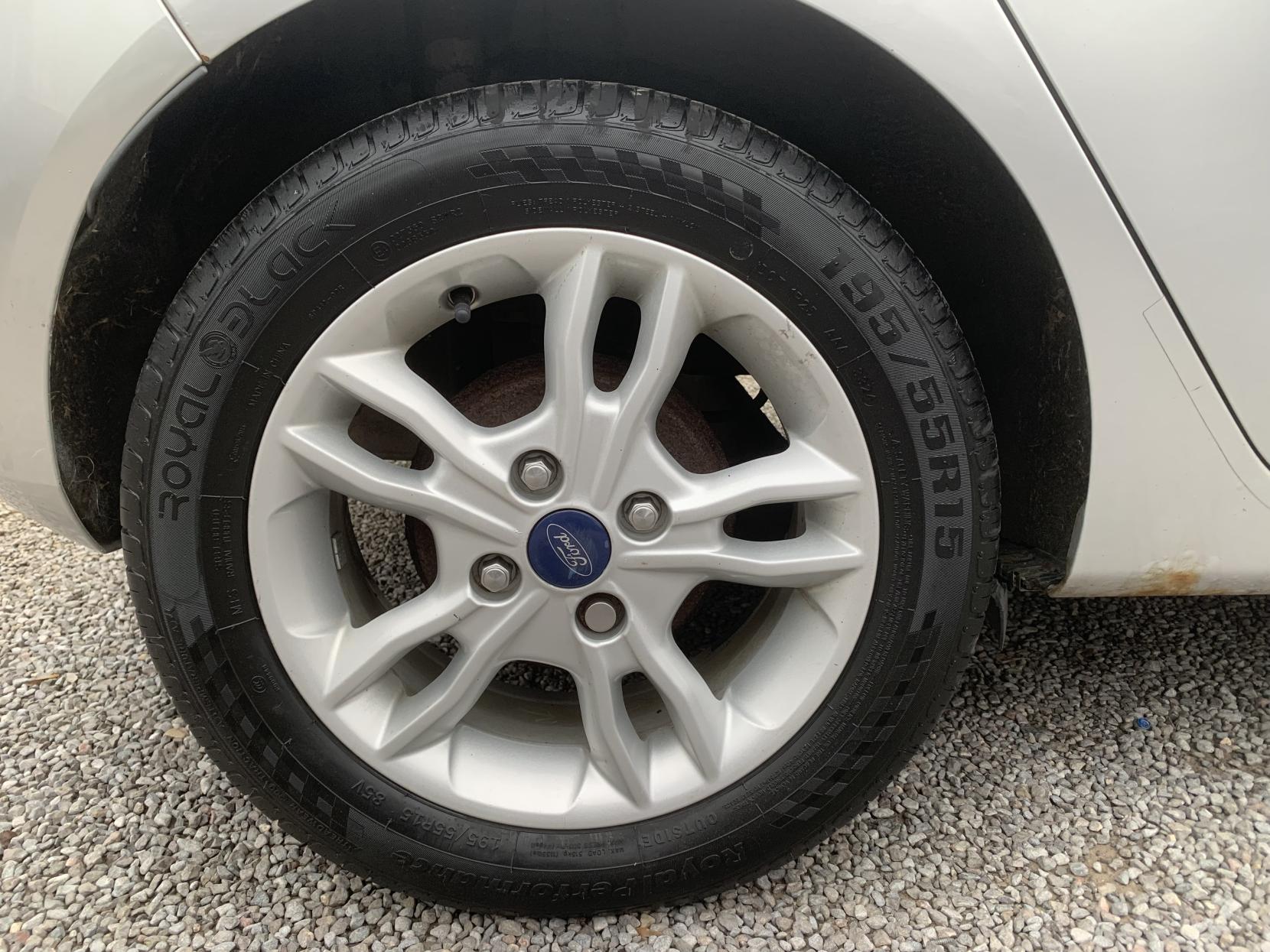 Ford Fiesta 1.25 Zetec Hatchback 5dr Petrol Manual Euro 5 (82 ps)