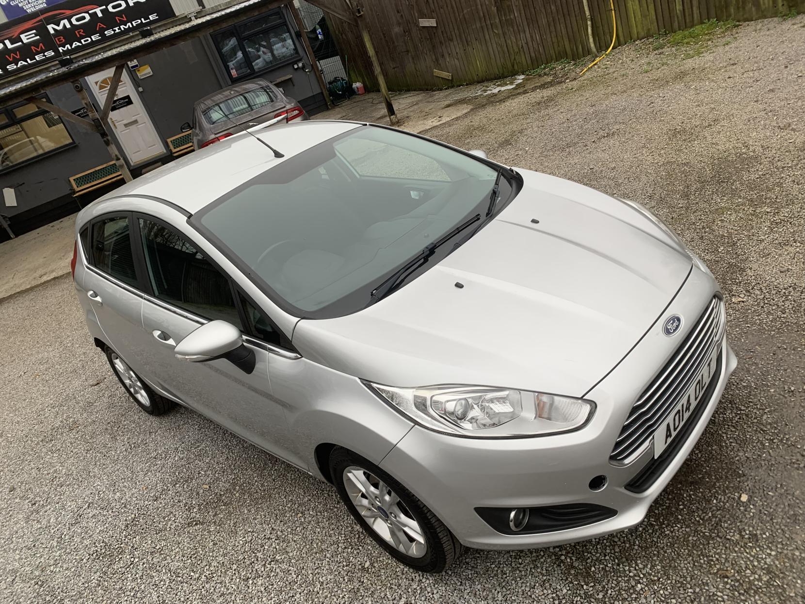 Ford Fiesta 1.25 Zetec Hatchback 5dr Petrol Manual Euro 5 (82 ps)