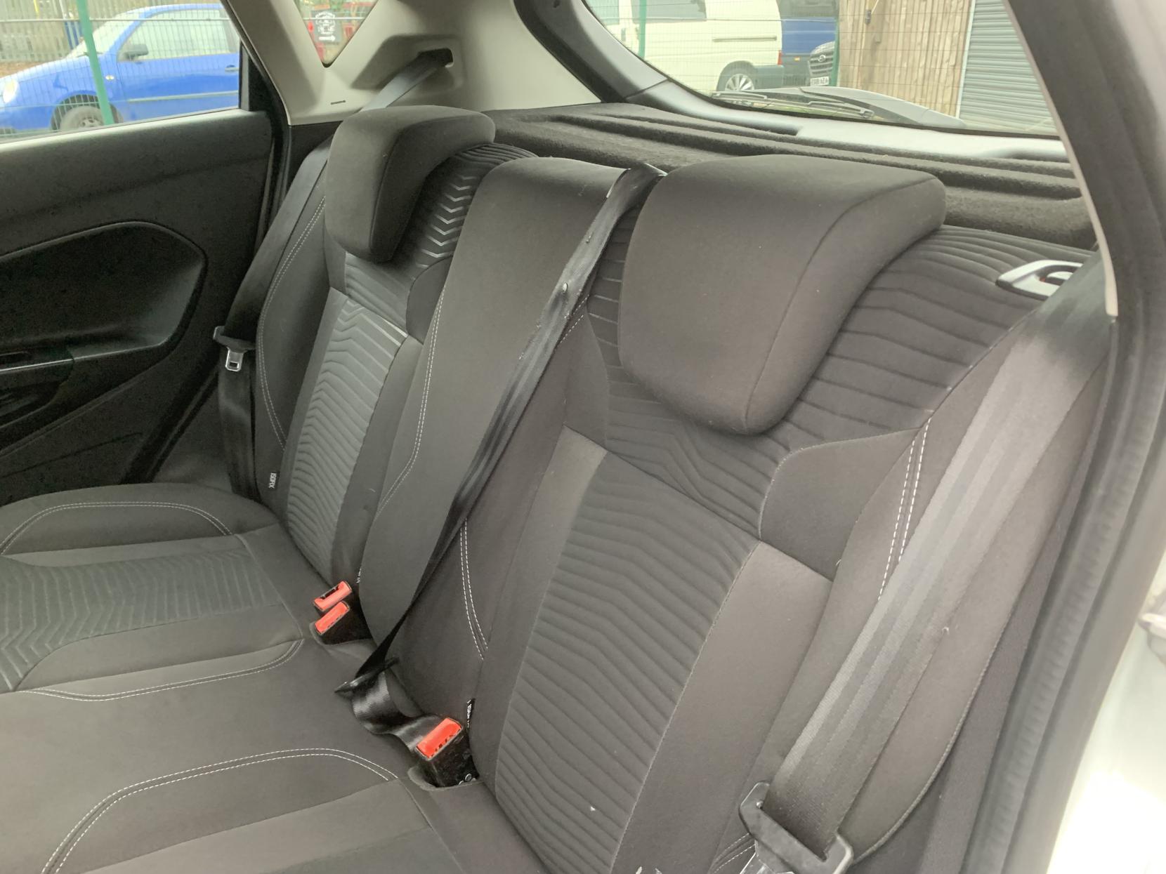 Ford Fiesta 1.25 Zetec Hatchback 5dr Petrol Manual Euro 5 (82 ps)