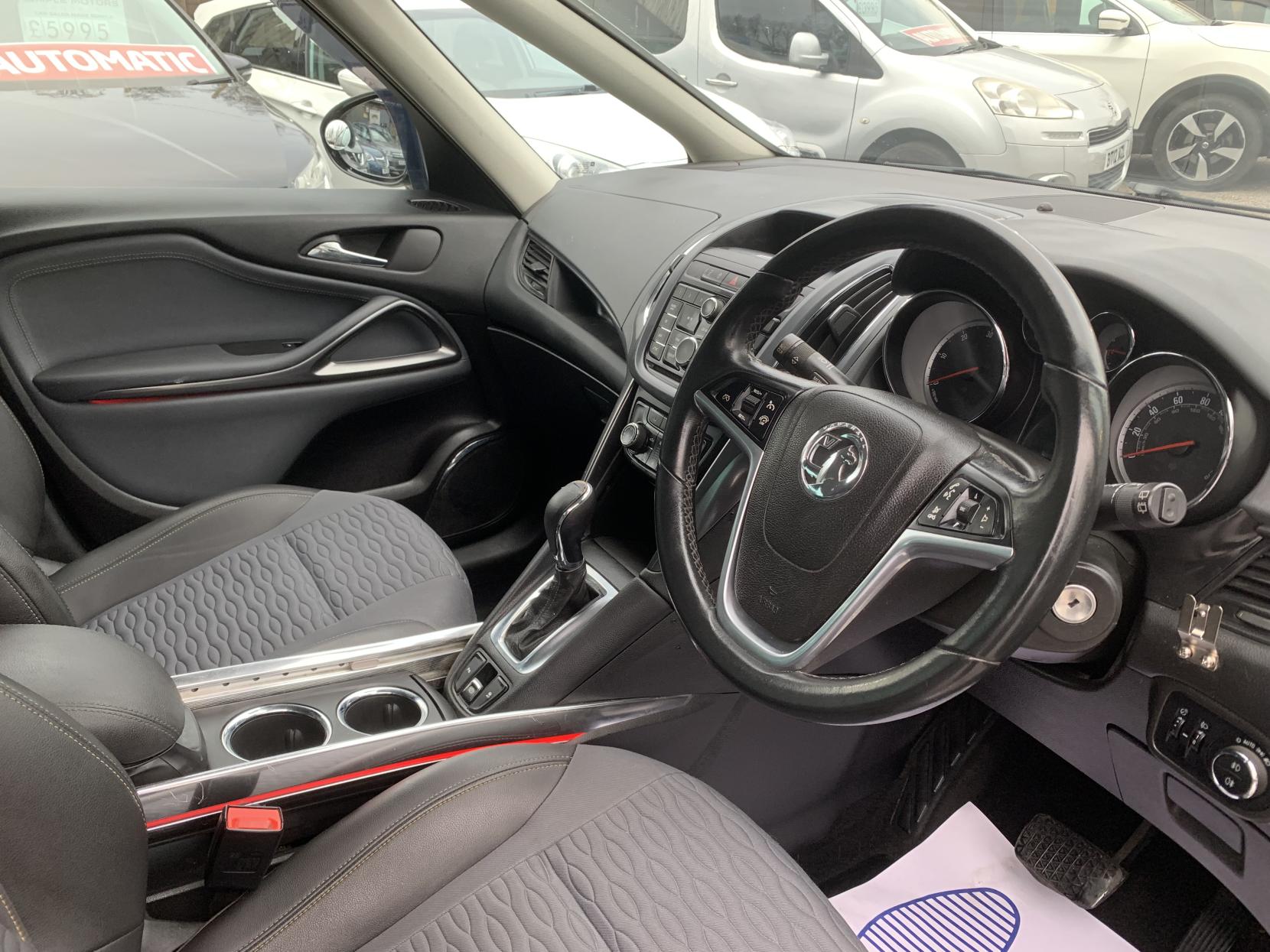 Vauxhall Zafira Tourer 2.0 CDTi SE MPV 5dr Diesel Auto Euro 5 (165 ps)