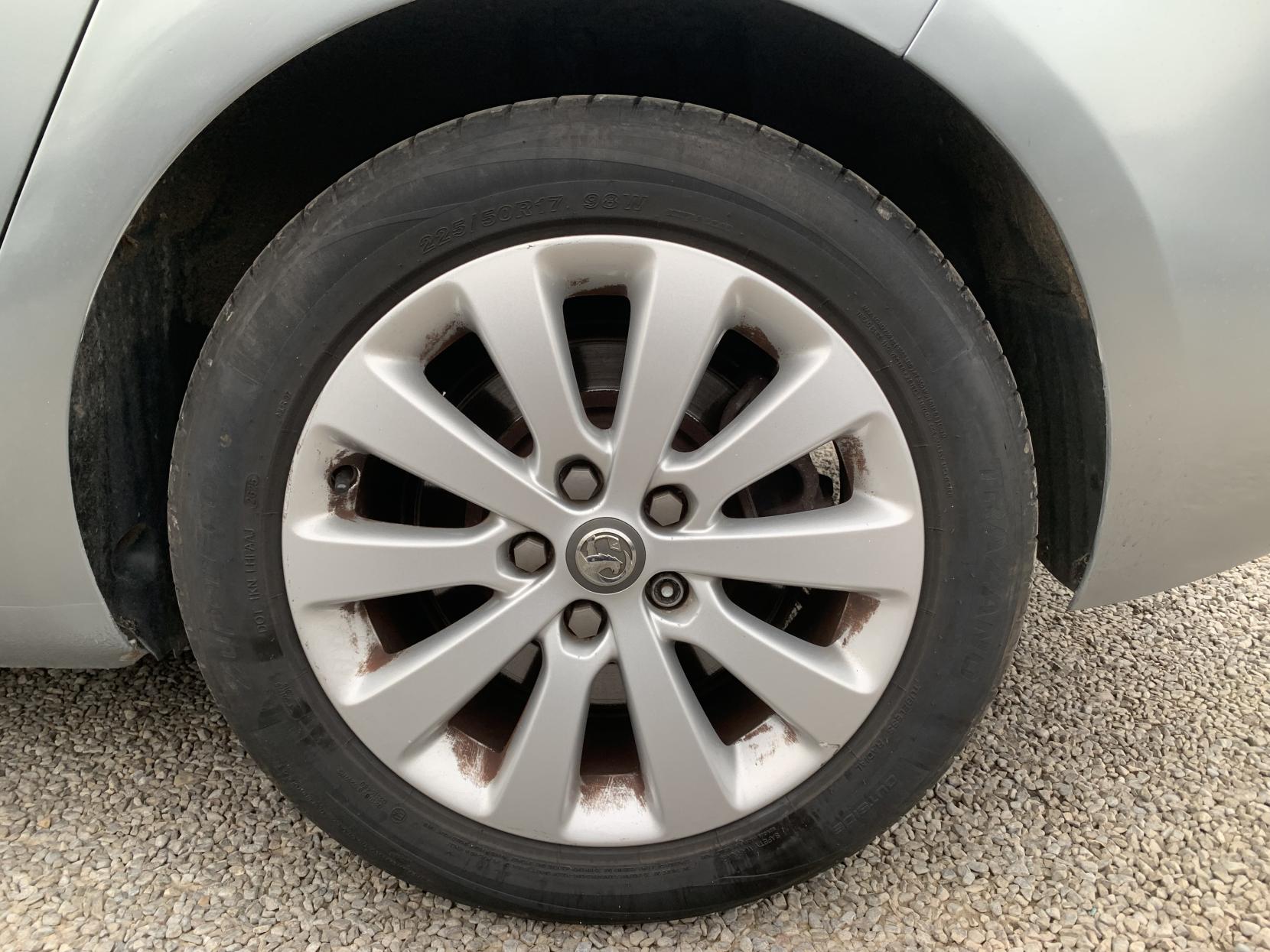 Vauxhall Zafira Tourer 2.0 CDTi SE MPV 5dr Diesel Auto Euro 5 (165 ps)