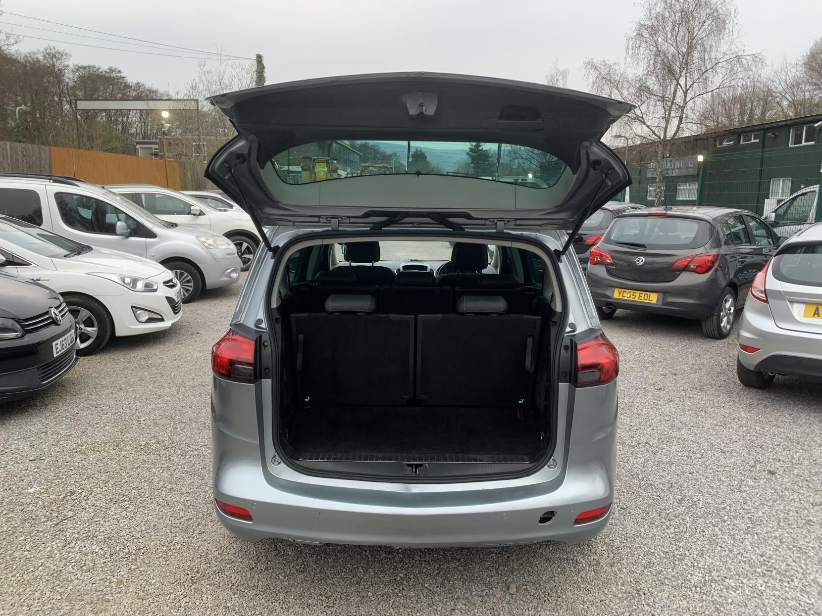 Vauxhall Zafira Tourer 2.0 CDTi SE MPV 5dr Diesel Auto Euro 5 (165 ps)