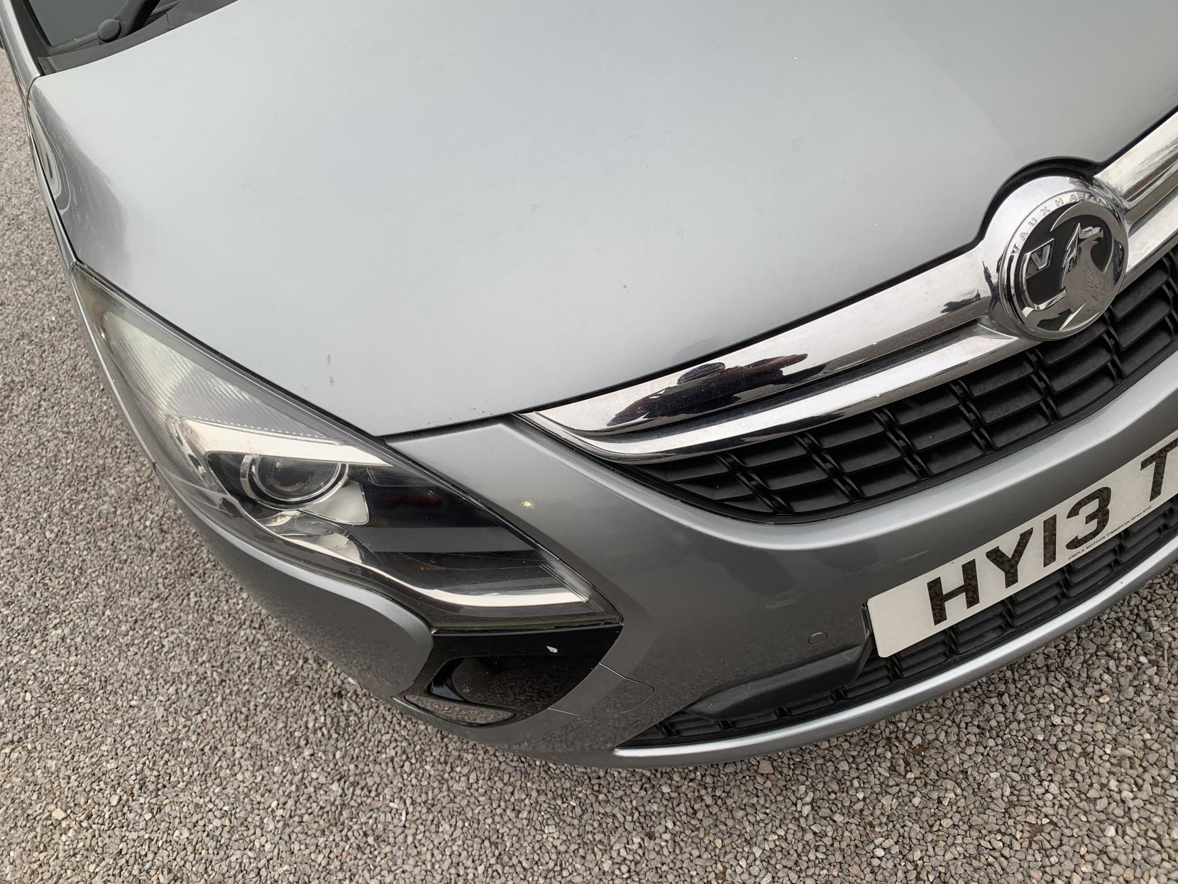 Vauxhall Zafira Tourer 2.0 CDTi SE MPV 5dr Diesel Auto Euro 5 (165 ps)