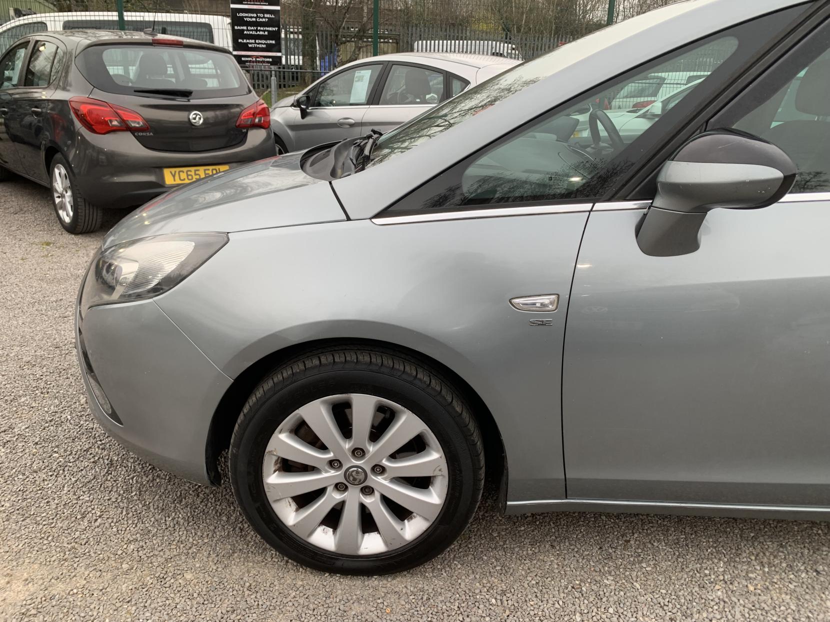 Vauxhall Zafira Tourer 2.0 CDTi SE MPV 5dr Diesel Auto Euro 5 (165 ps)