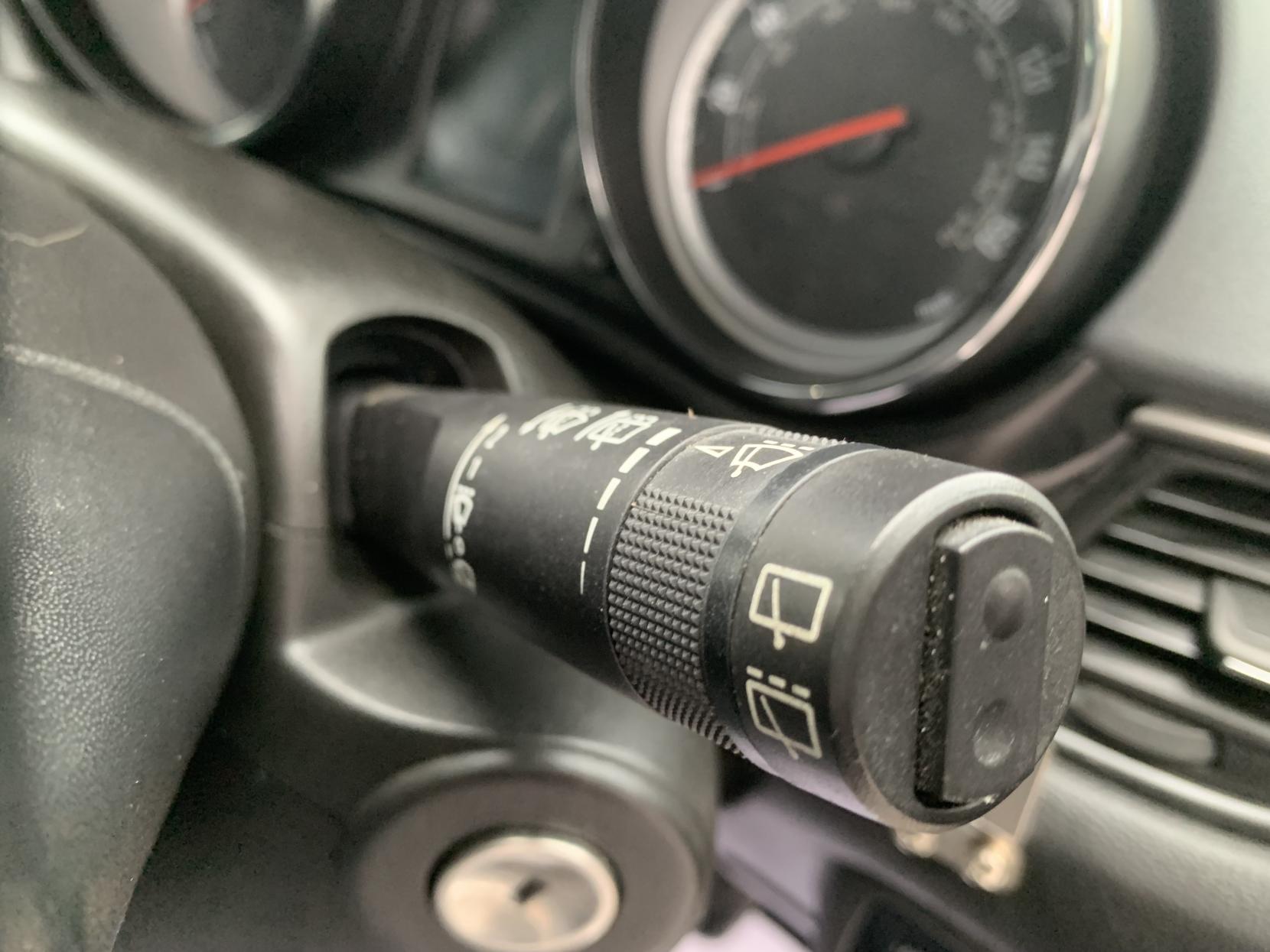 Vauxhall Zafira Tourer 2.0 CDTi SE MPV 5dr Diesel Auto Euro 5 (165 ps)