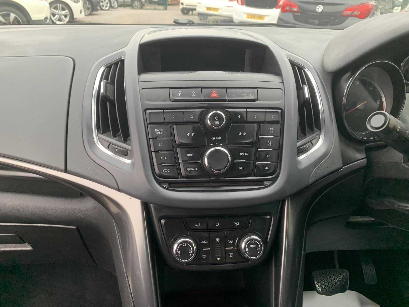 Vauxhall Zafira Tourer 2.0 CDTi SE MPV 5dr Diesel Auto Euro 5 (165 ps)