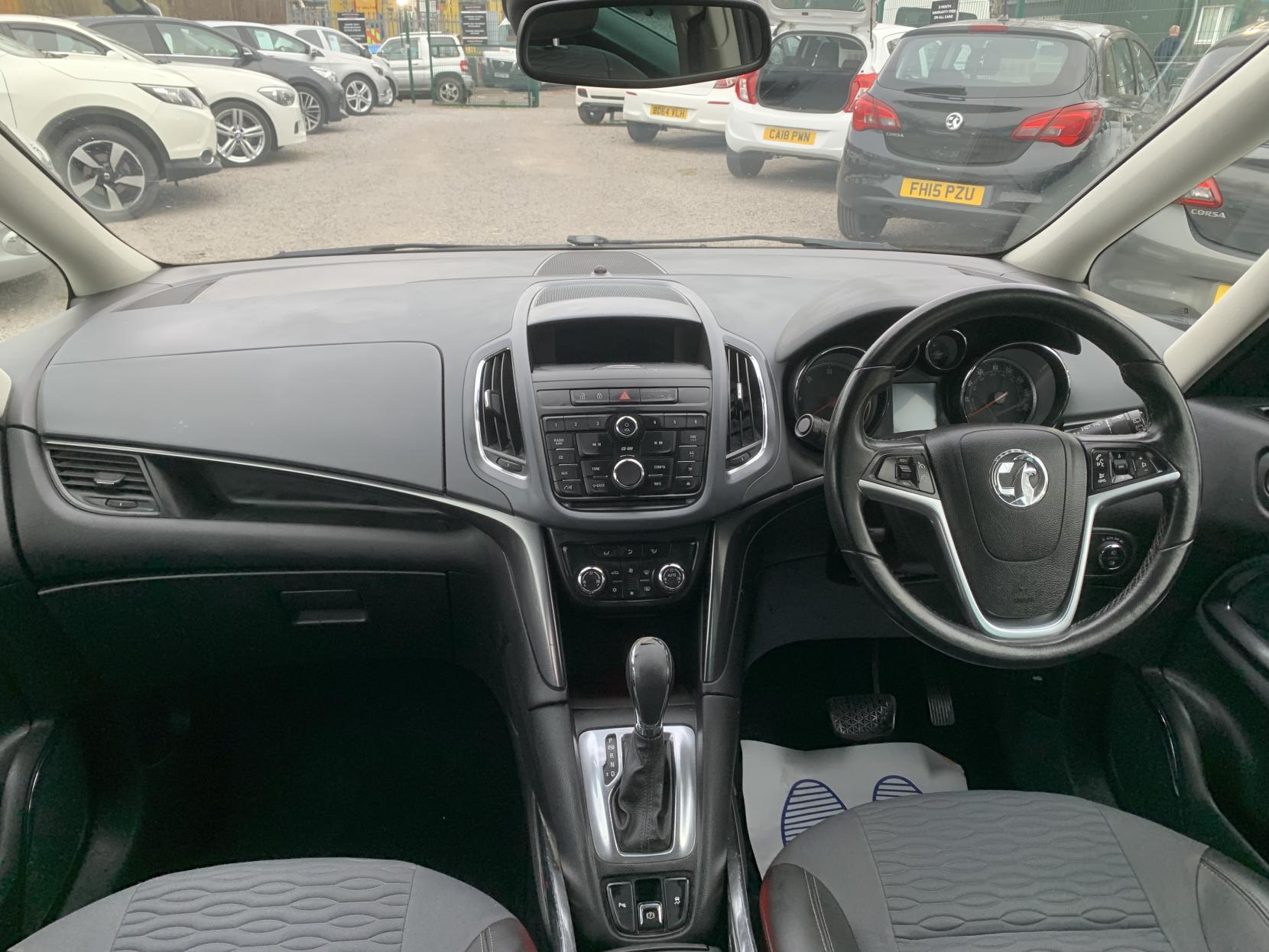Vauxhall Zafira Tourer 2.0 CDTi SE MPV 5dr Diesel Auto Euro 5 (165 ps)
