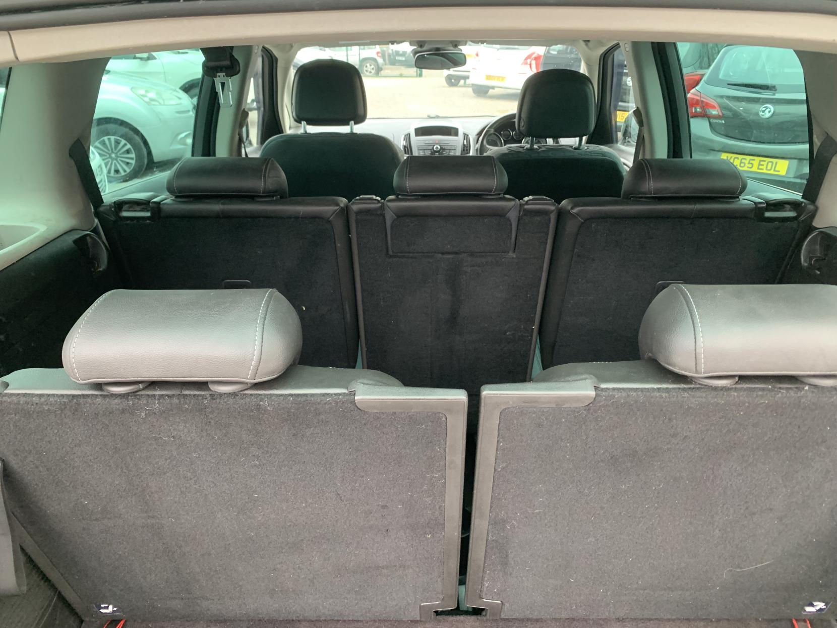 Vauxhall Zafira Tourer 2.0 CDTi SE MPV 5dr Diesel Auto Euro 5 (165 ps)