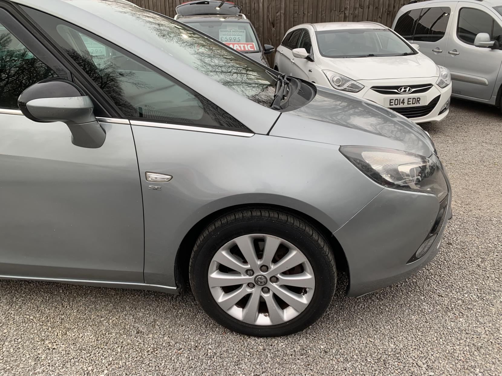 Vauxhall Zafira Tourer 2.0 CDTi SE MPV 5dr Diesel Auto Euro 5 (165 ps)