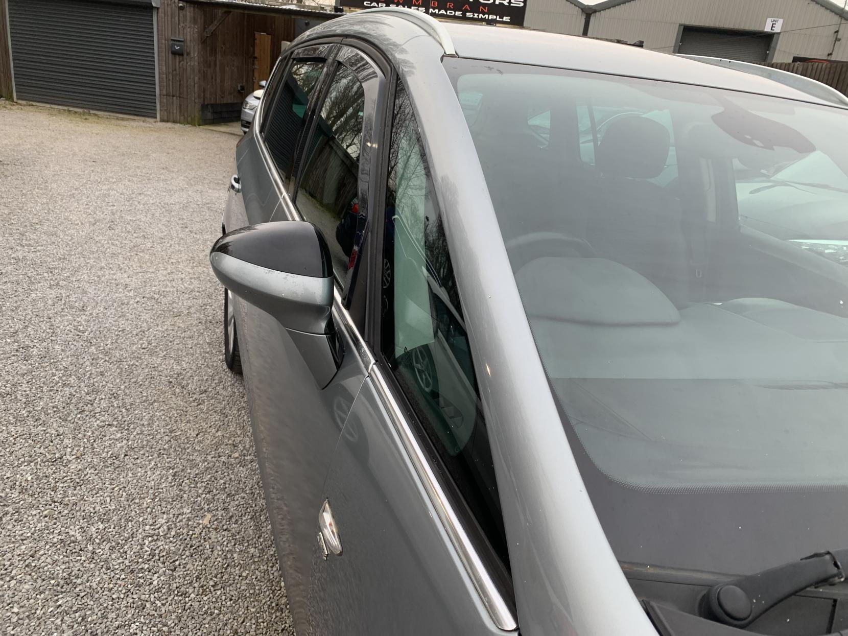 Vauxhall Zafira Tourer 2.0 CDTi SE MPV 5dr Diesel Auto Euro 5 (165 ps)