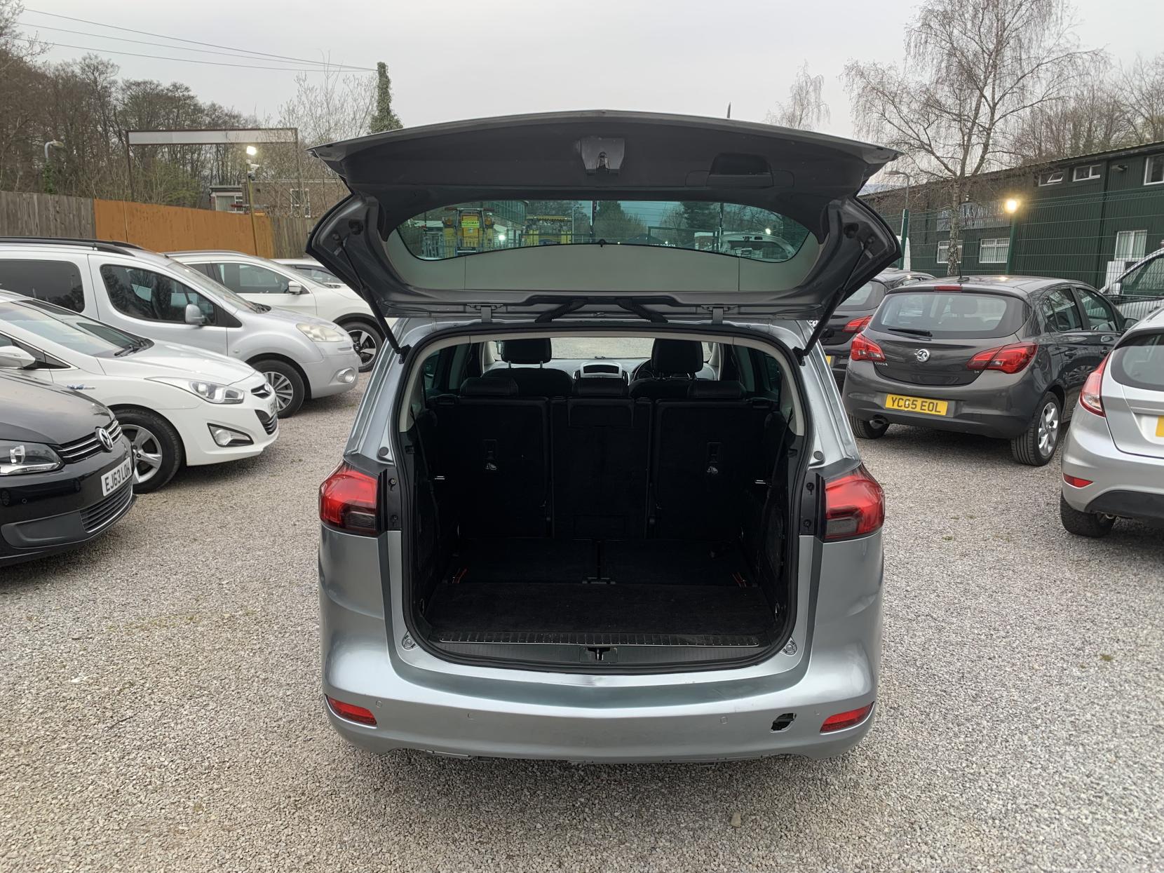 Vauxhall Zafira Tourer 2.0 CDTi SE MPV 5dr Diesel Auto Euro 5 (165 ps)