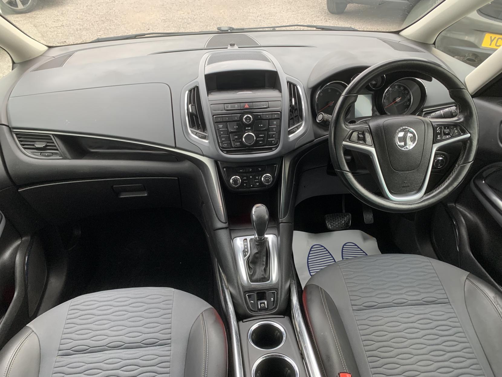 Vauxhall Zafira Tourer 2.0 CDTi SE MPV 5dr Diesel Auto Euro 5 (165 ps)