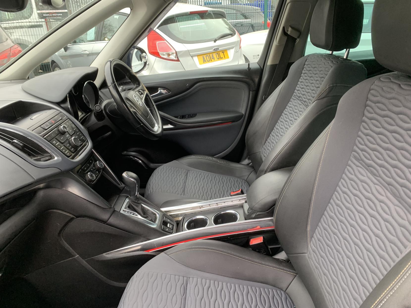 Vauxhall Zafira Tourer 2.0 CDTi SE MPV 5dr Diesel Auto Euro 5 (165 ps)