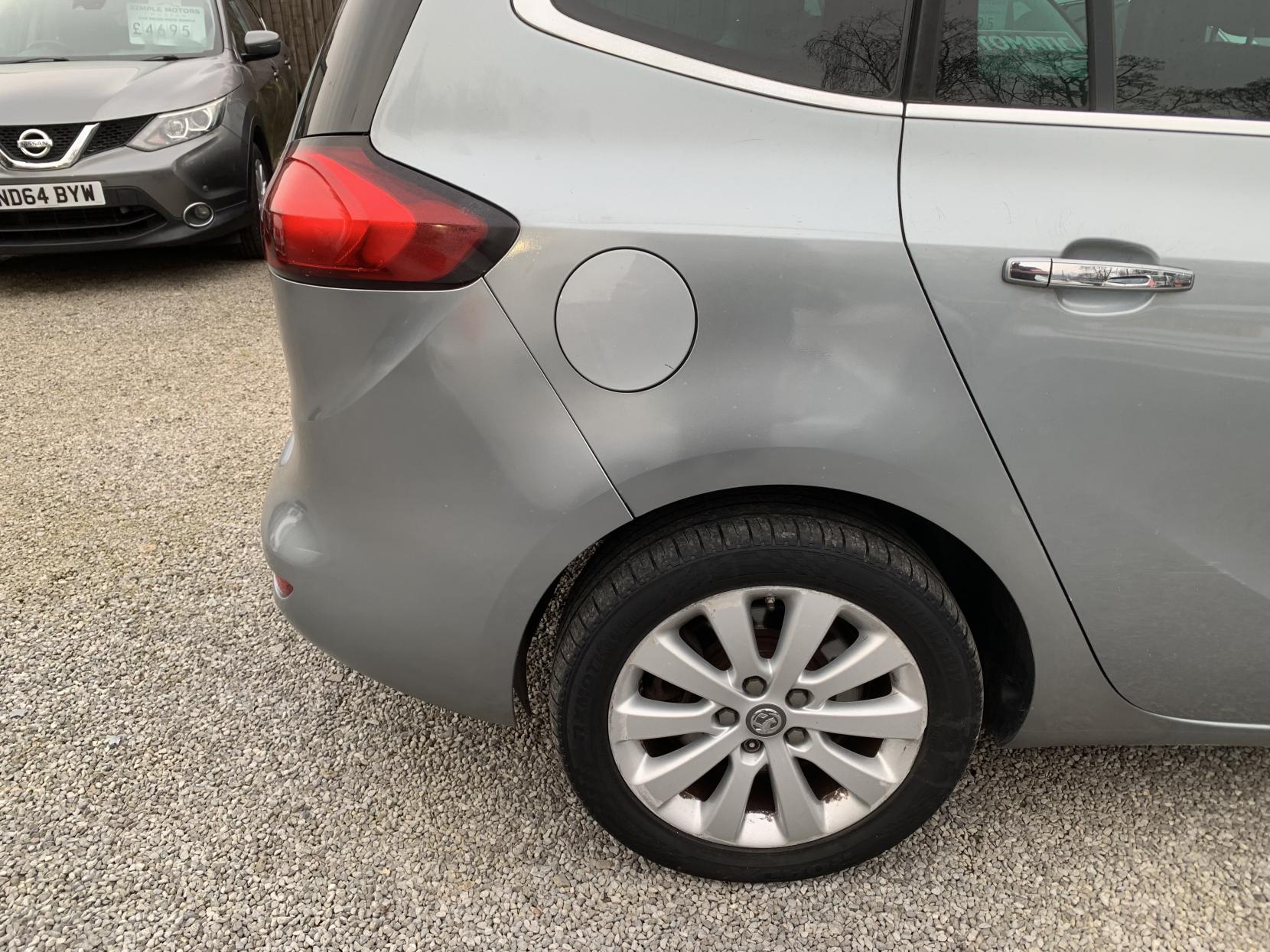 Vauxhall Zafira Tourer 2.0 CDTi SE MPV 5dr Diesel Auto Euro 5 (165 ps)