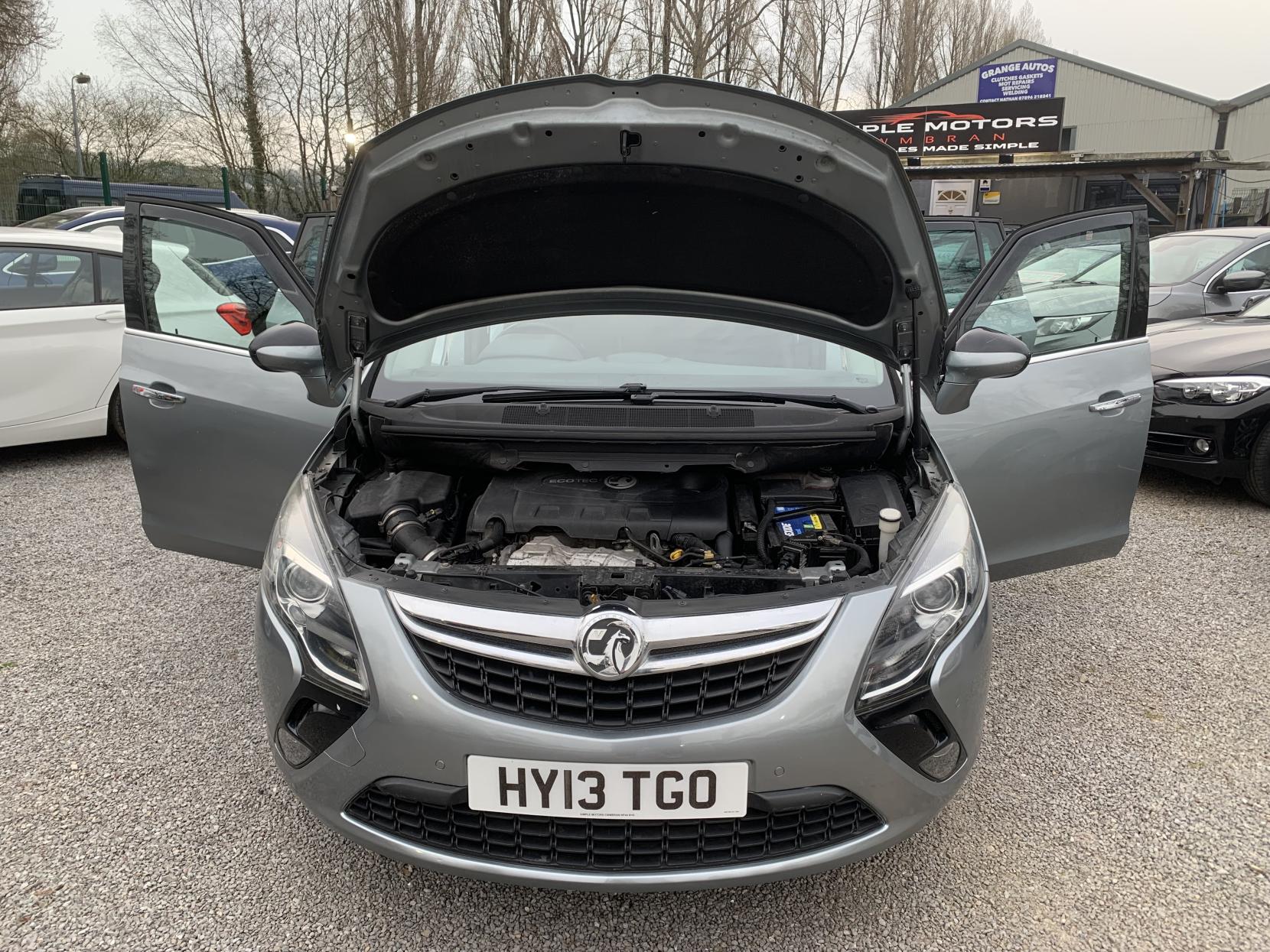 Vauxhall Zafira Tourer 2.0 CDTi SE MPV 5dr Diesel Auto Euro 5 (165 ps)