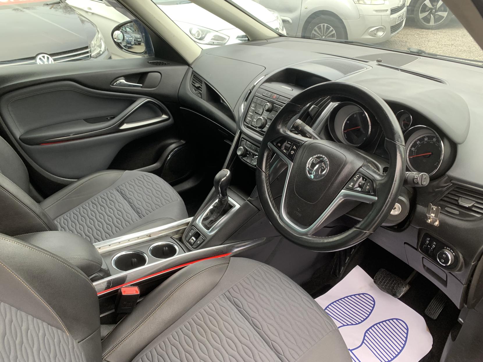 Vauxhall Zafira Tourer 2.0 CDTi SE MPV 5dr Diesel Auto Euro 5 (165 ps)