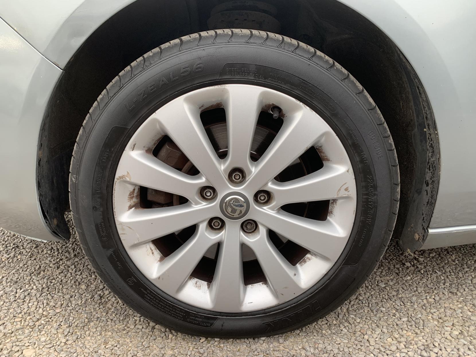 Vauxhall Zafira Tourer 2.0 CDTi SE MPV 5dr Diesel Auto Euro 5 (165 ps)