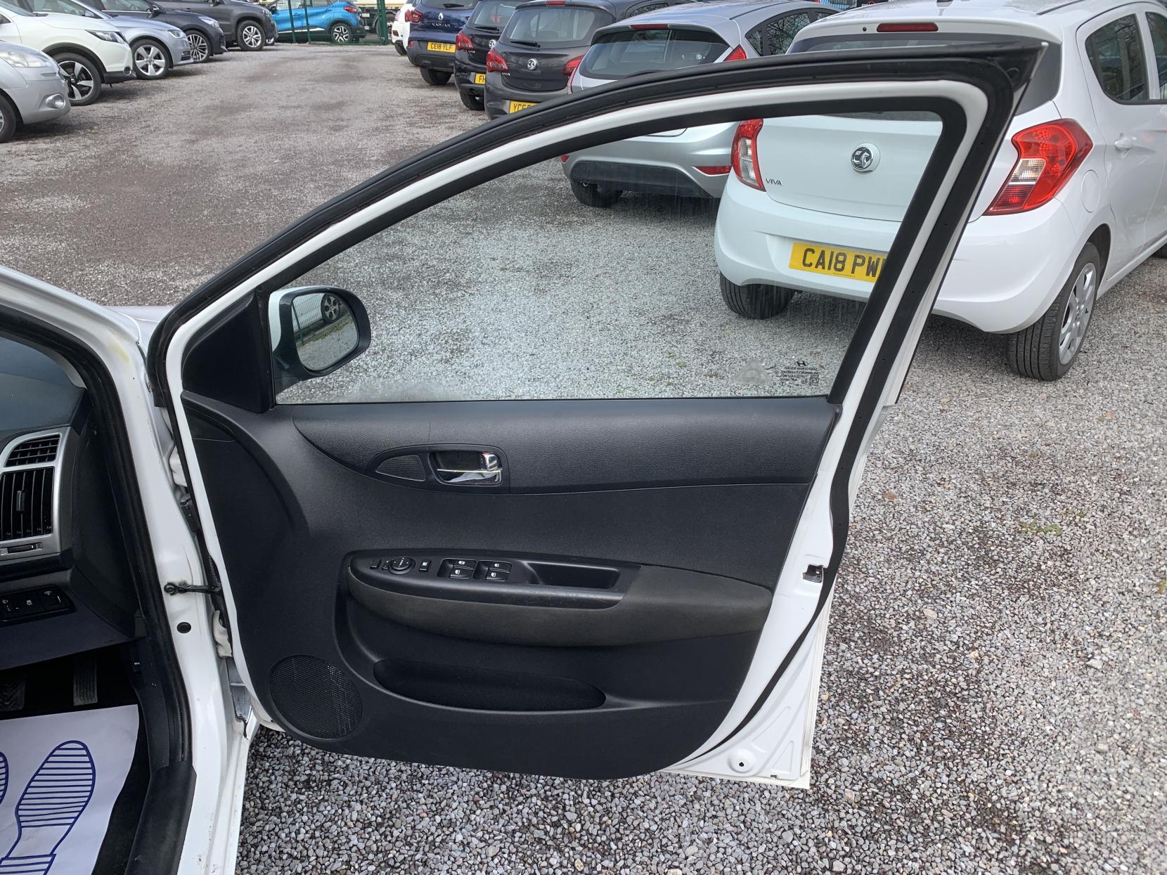 Hyundai i20 1.2 Active Hatchback 5dr Petrol Manual Euro 5 (85 bhp)