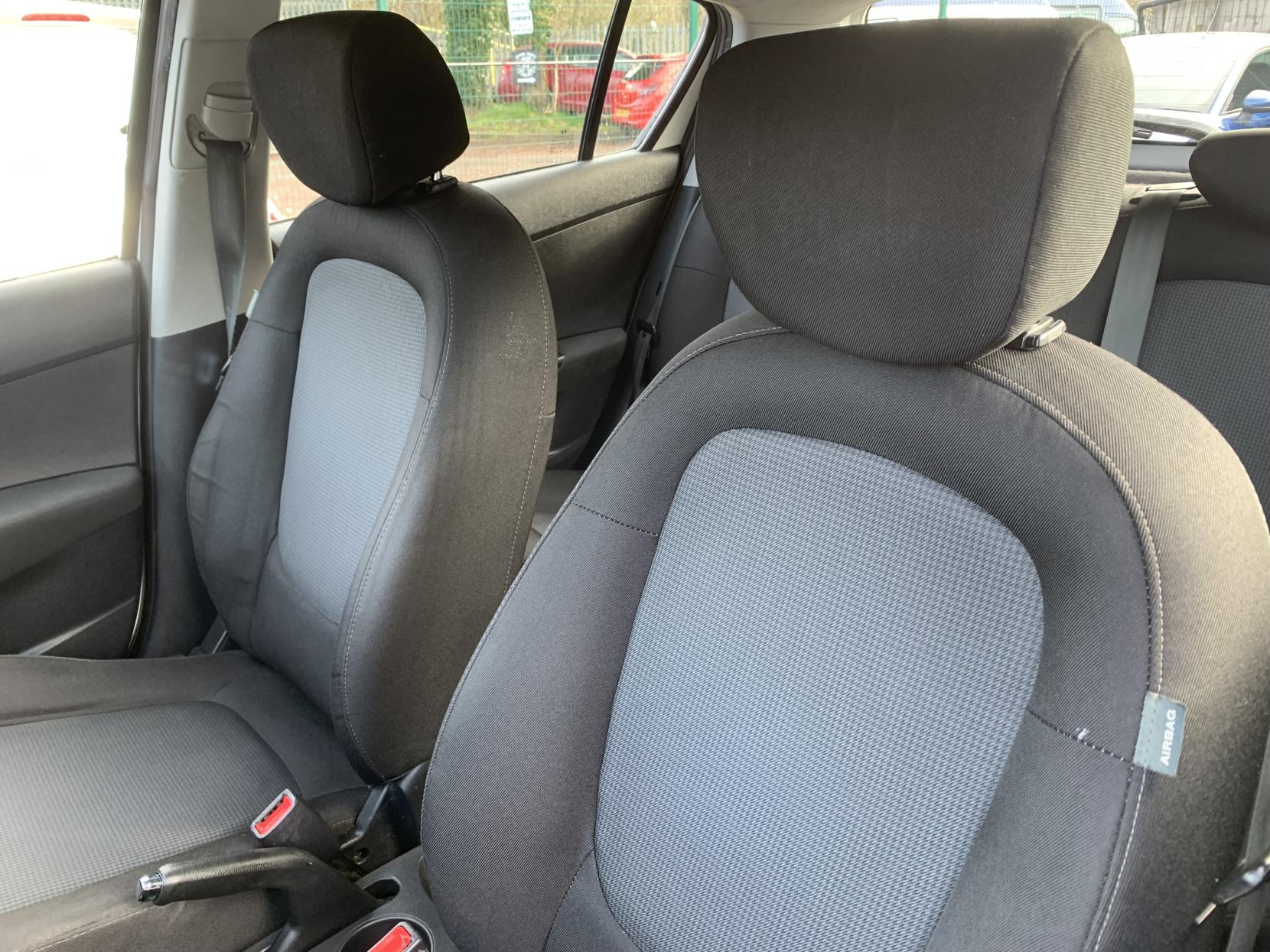 Hyundai i20 1.2 Active Hatchback 5dr Petrol Manual Euro 5 (85 bhp)