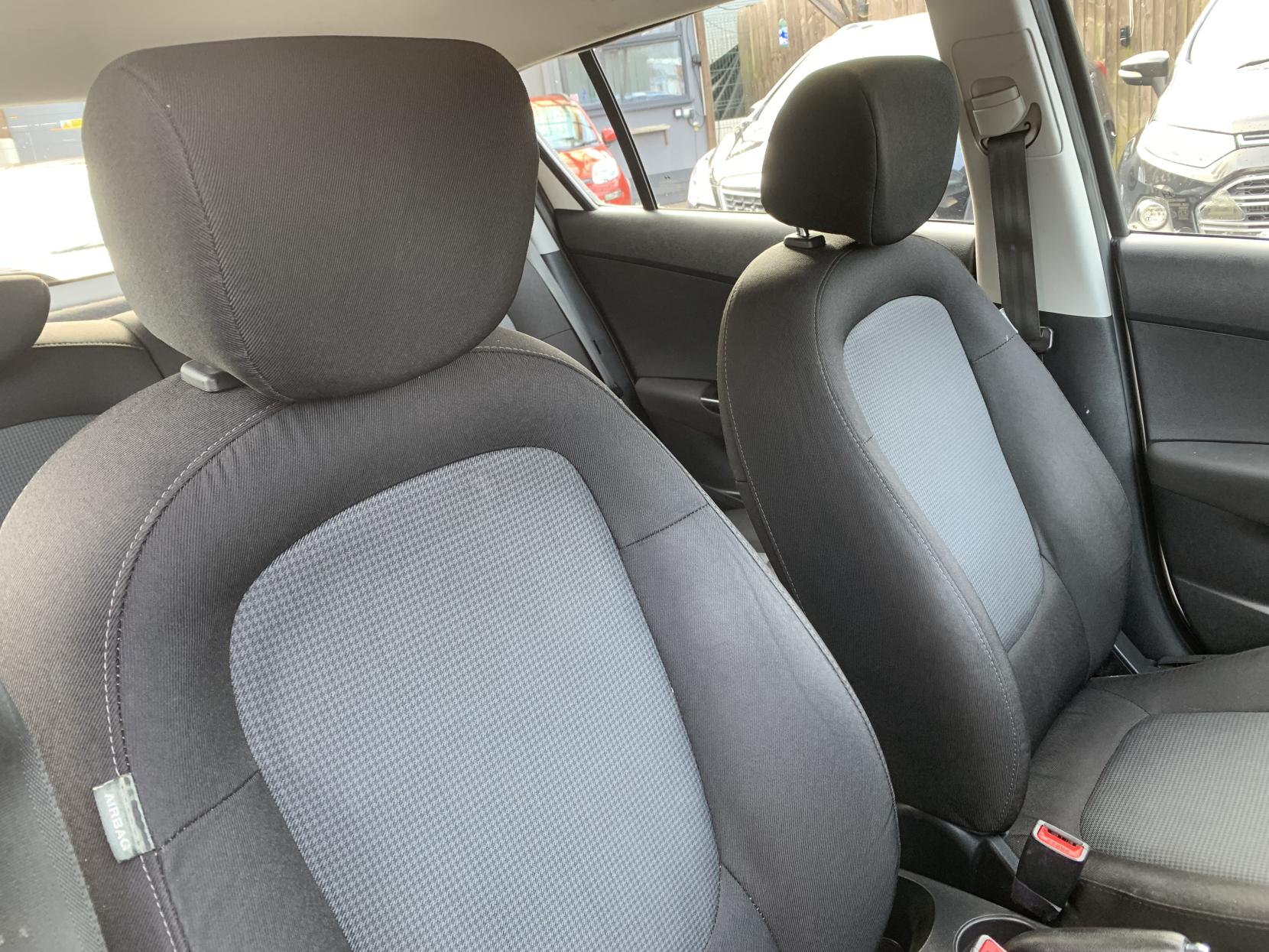 Hyundai i20 1.2 Active Hatchback 5dr Petrol Manual Euro 5 (85 bhp)