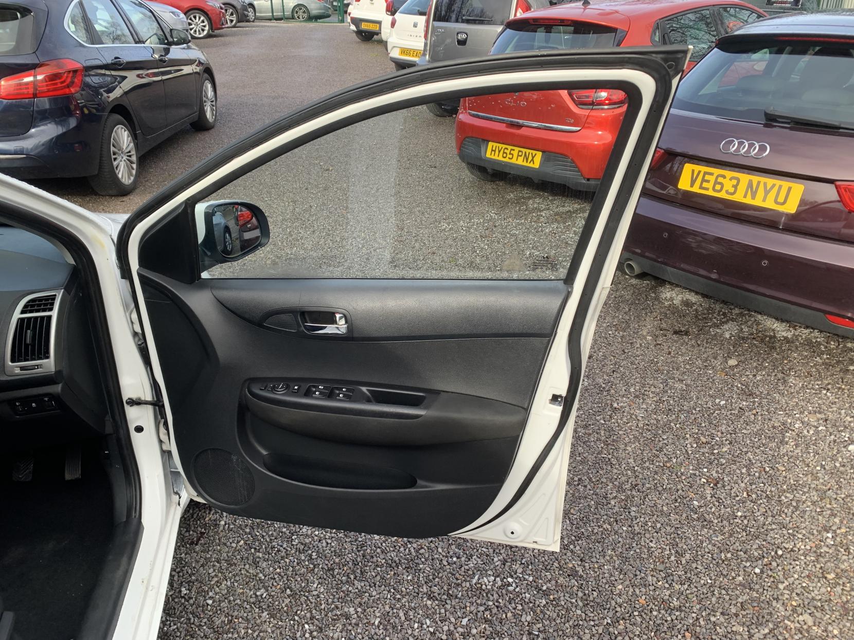 Hyundai i20 1.2 Active Hatchback 5dr Petrol Manual Euro 5 (85 bhp)