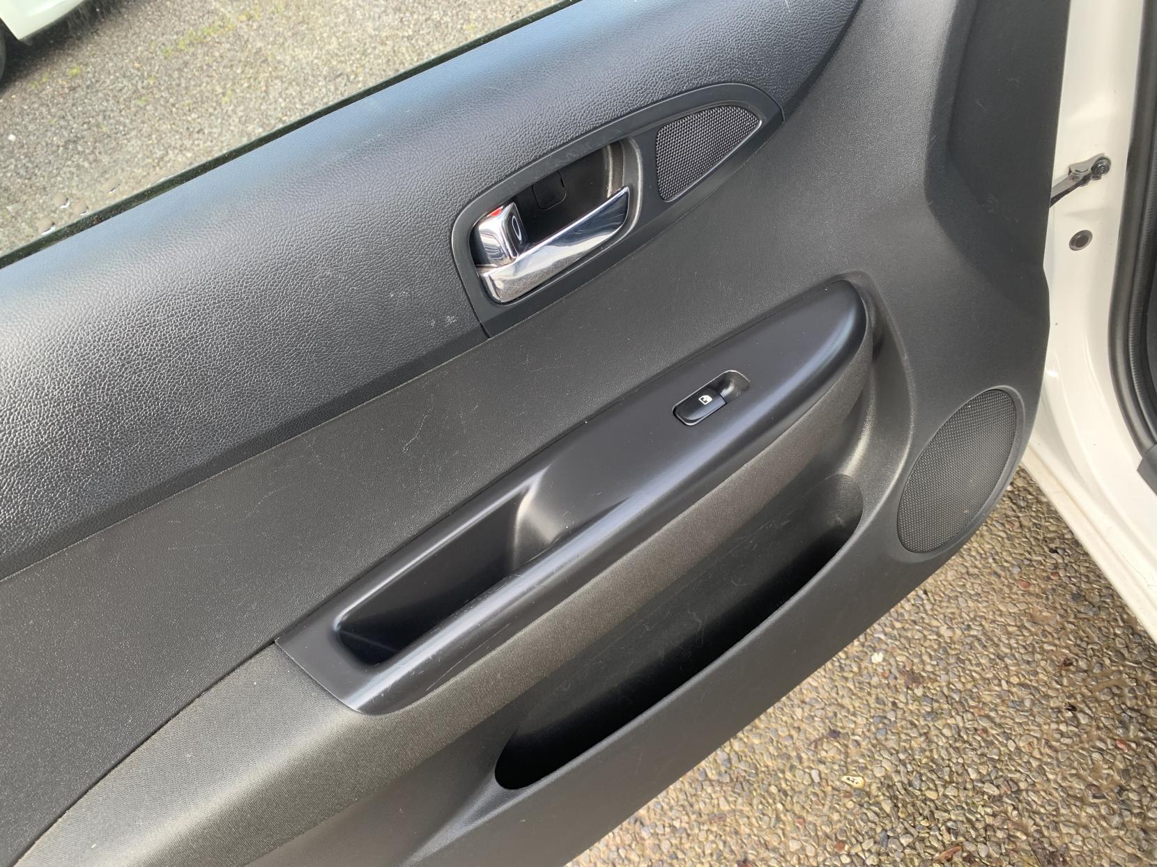 Hyundai i20 1.2 Active Hatchback 5dr Petrol Manual Euro 5 (85 bhp)