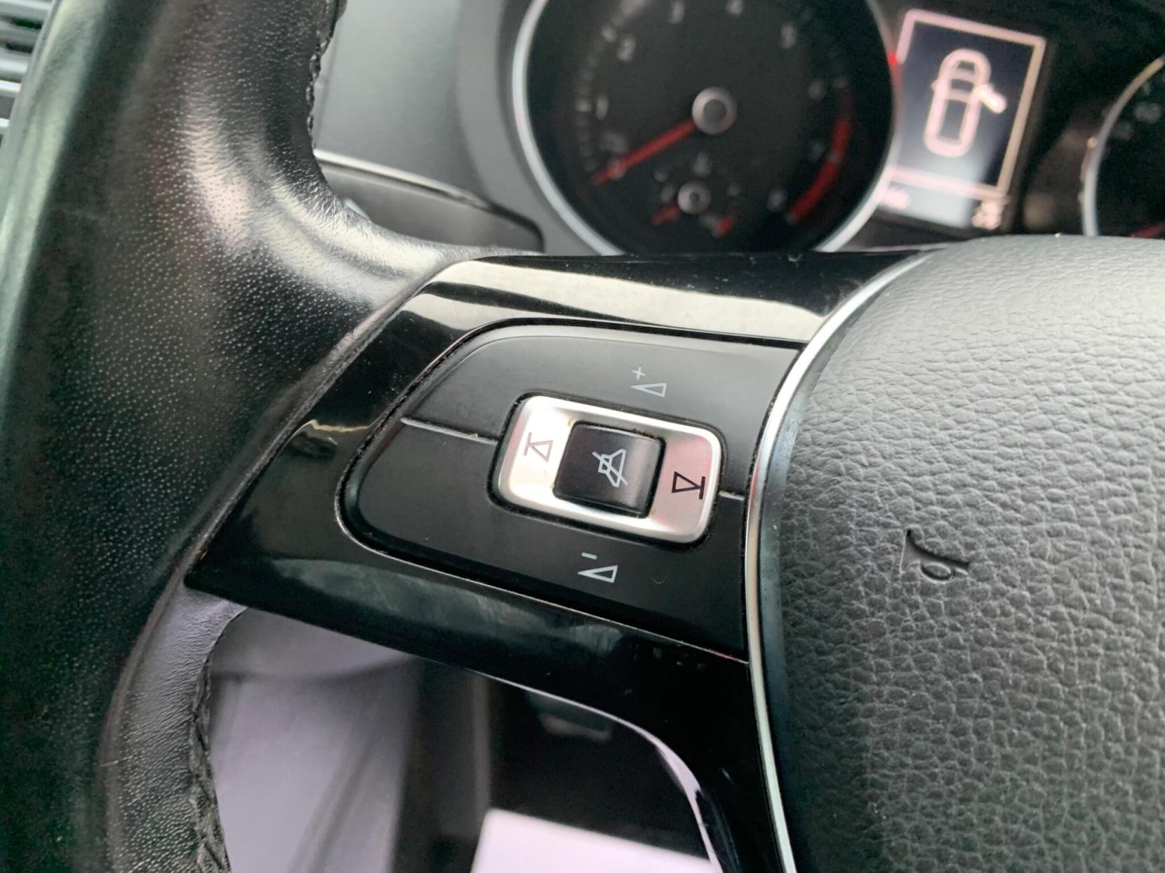 Volkswagen Polo 1.2 TSI BlueMotion Tech SE Euro 6 (s/s) 5dr