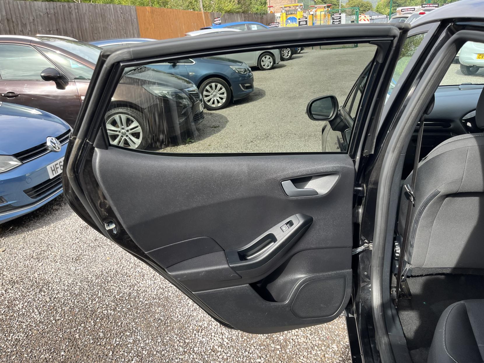 2019 00 FORD FIESTA