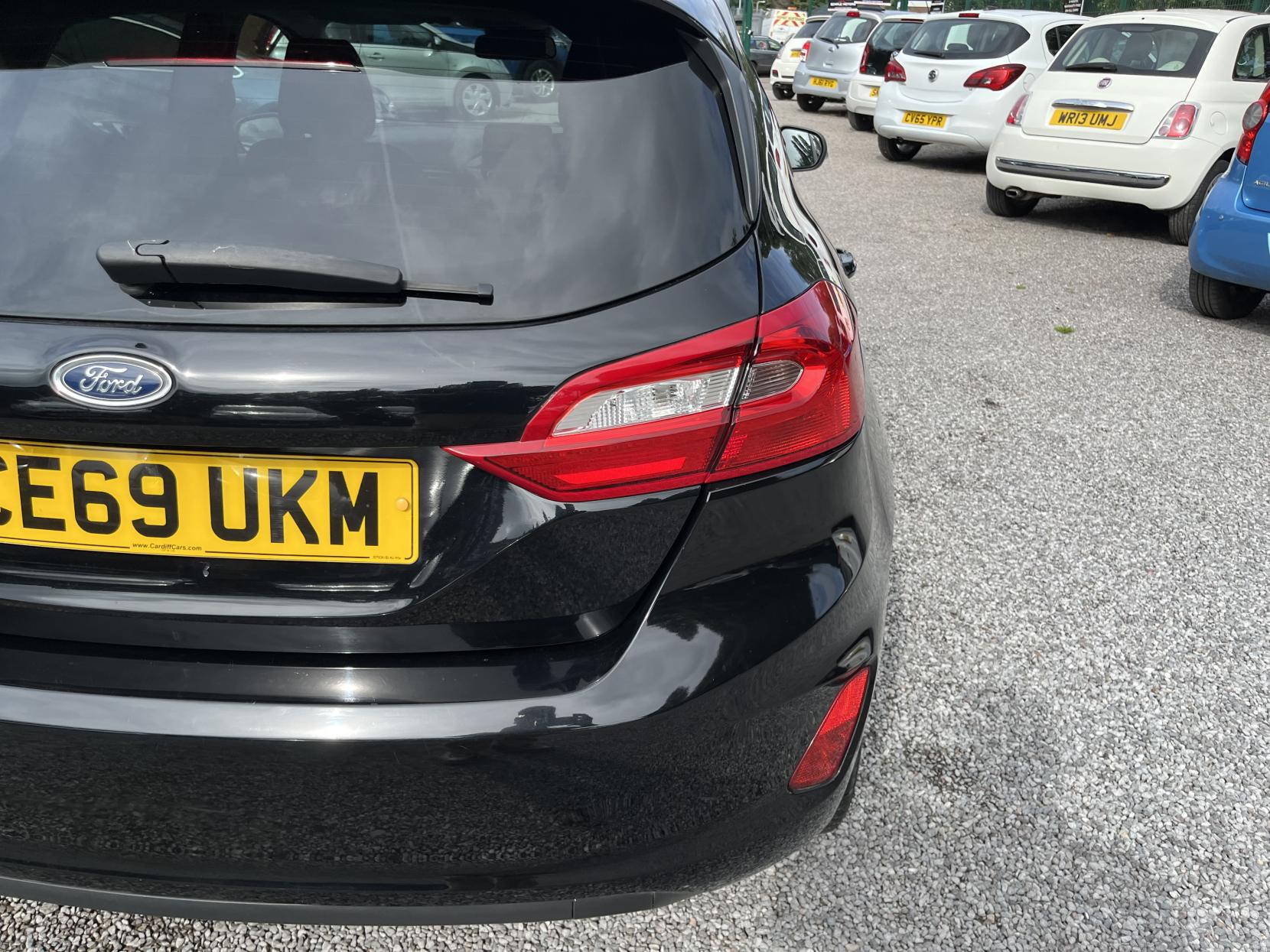 2019 00 FORD FIESTA