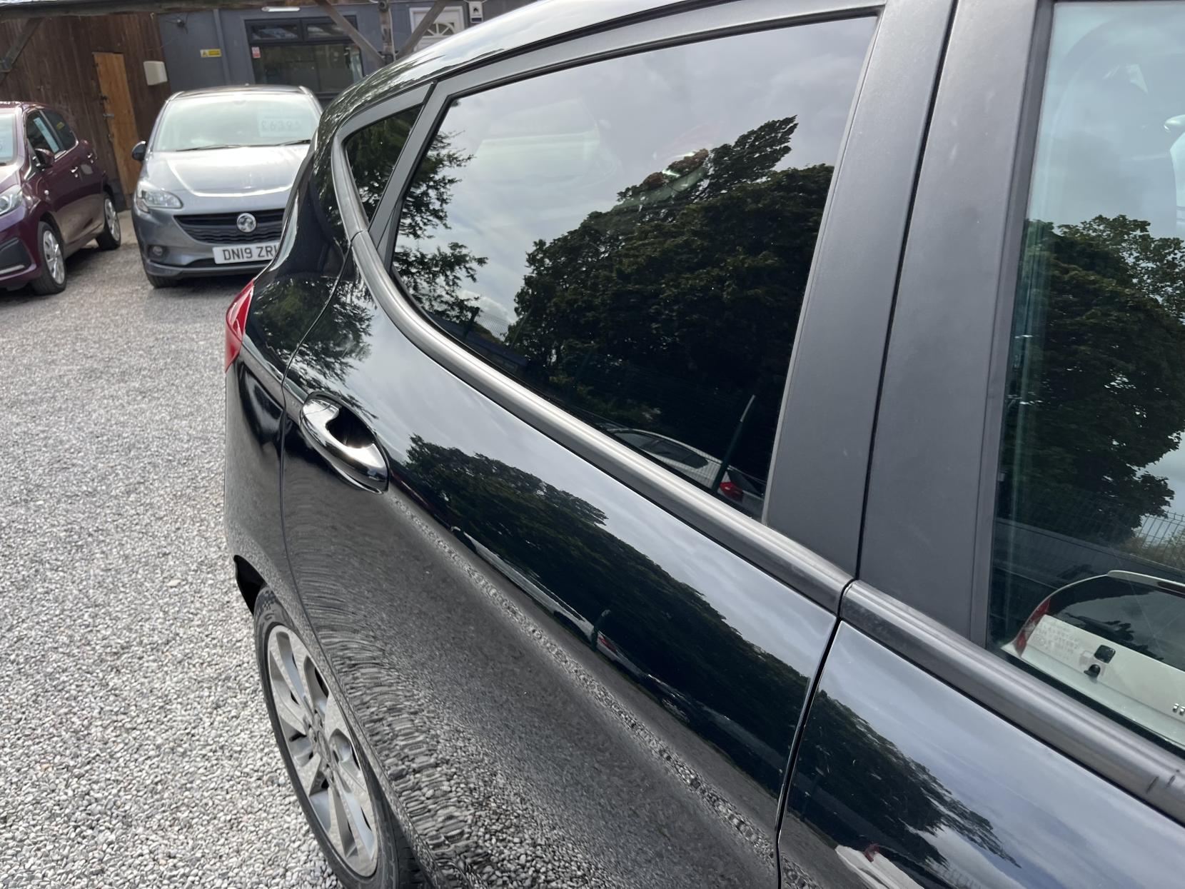 2019 00 FORD FIESTA