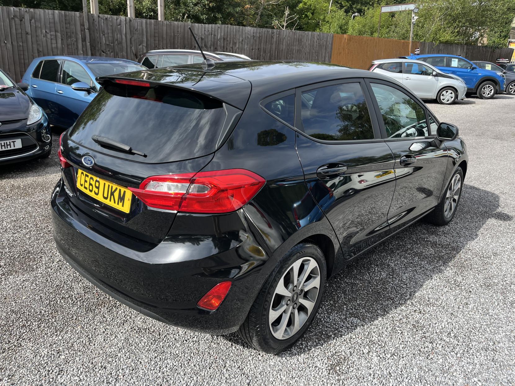 2019 00 FORD FIESTA