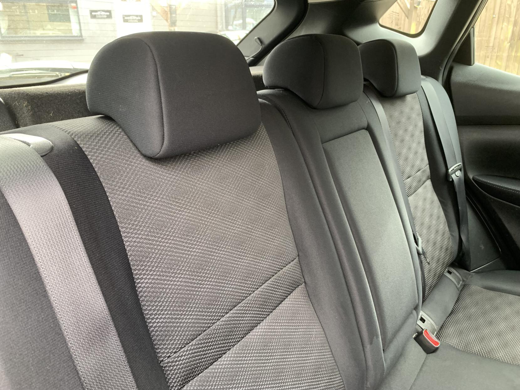 Nissan Qashqai 1.5 dCi Acenta SUV 5dr Diesel Manual 2WD Euro 5 (s/s) (110 ps)