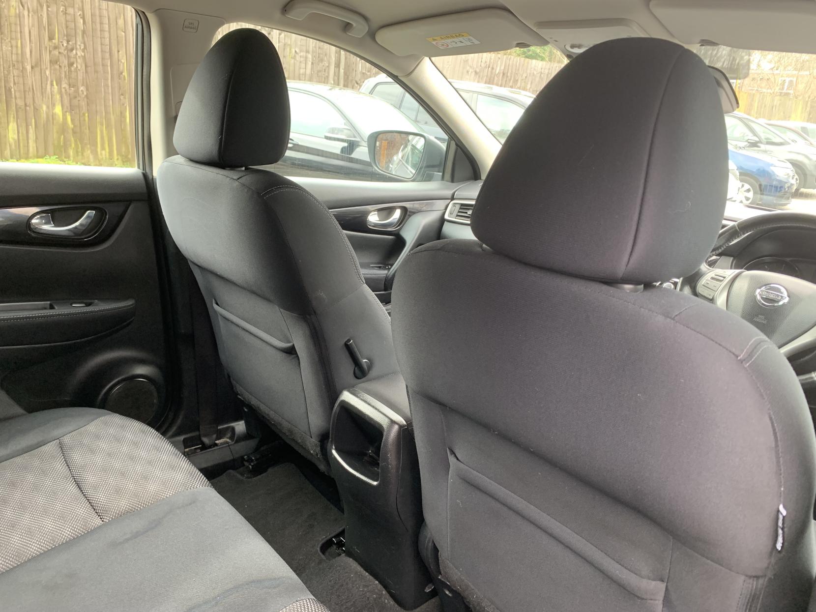 Nissan Qashqai 1.5 dCi Acenta SUV 5dr Diesel Manual 2WD Euro 5 (s/s) (110 ps)