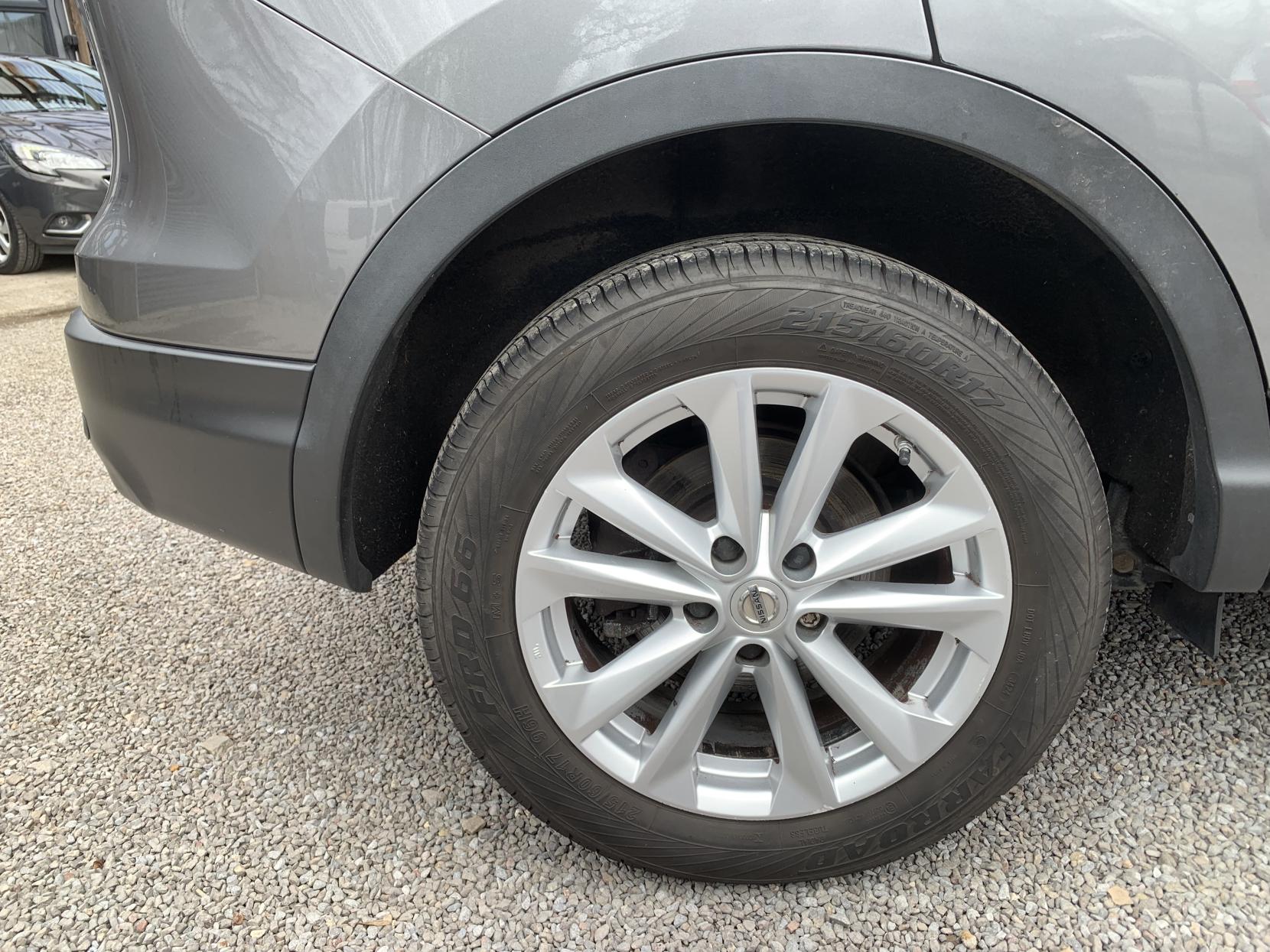 Nissan Qashqai 1.5 dCi Acenta SUV 5dr Diesel Manual 2WD Euro 5 (s/s) (110 ps)