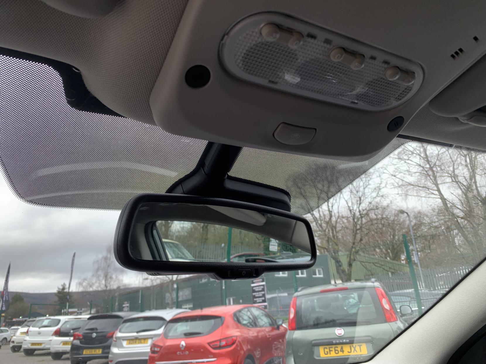 Nissan Qashqai 1.5 dCi Acenta SUV 5dr Diesel Manual 2WD Euro 5 (s/s) (110 ps)