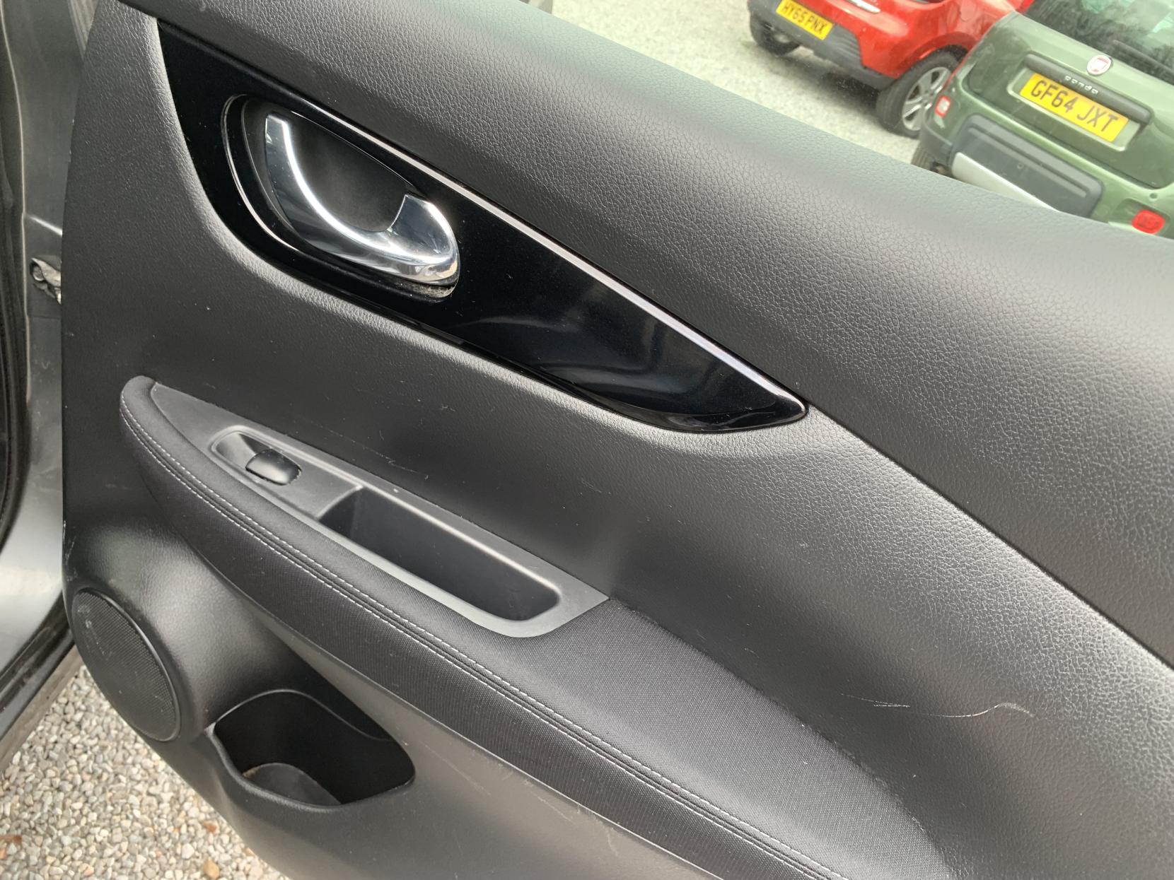 Nissan Qashqai 1.5 dCi Acenta SUV 5dr Diesel Manual 2WD Euro 5 (s/s) (110 ps)