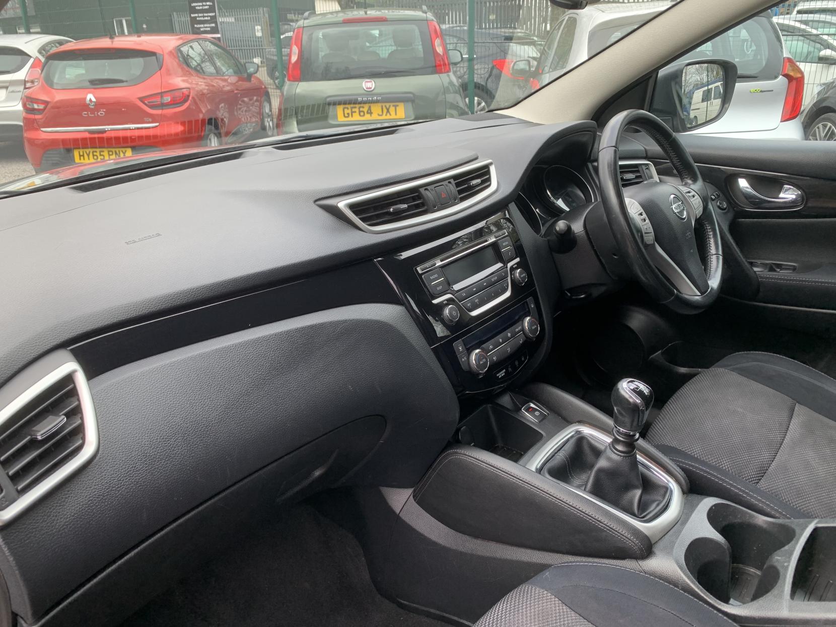 Nissan Qashqai 1.5 dCi Acenta SUV 5dr Diesel Manual 2WD Euro 5 (s/s) (110 ps)