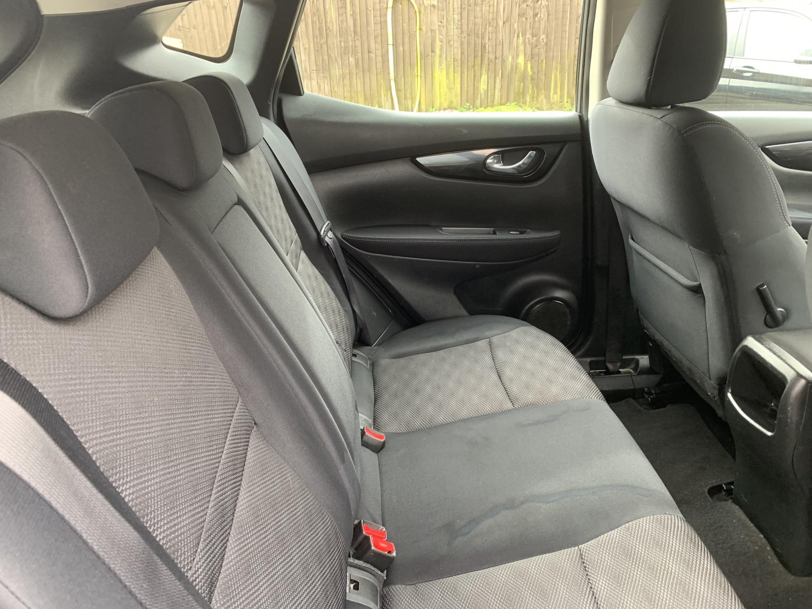 Nissan Qashqai 1.5 dCi Acenta SUV 5dr Diesel Manual 2WD Euro 5 (s/s) (110 ps)