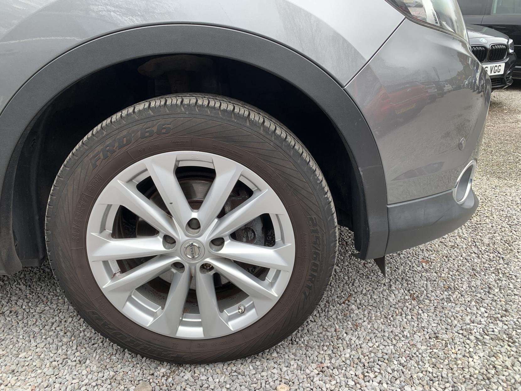 Nissan Qashqai 1.5 dCi Acenta SUV 5dr Diesel Manual 2WD Euro 5 (s/s) (110 ps)