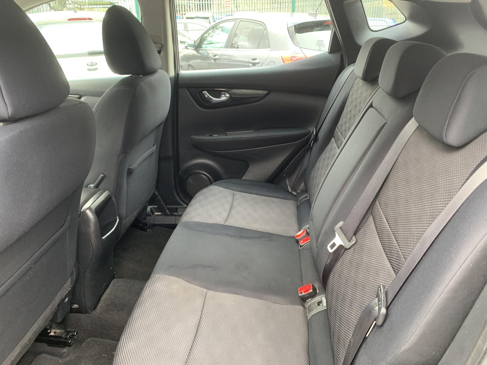 Nissan Qashqai 1.5 dCi Acenta SUV 5dr Diesel Manual 2WD Euro 5 (s/s) (110 ps)