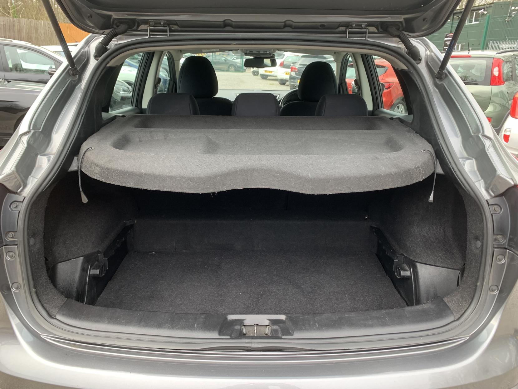 Nissan Qashqai 1.5 dCi Acenta SUV 5dr Diesel Manual 2WD Euro 5 (s/s) (110 ps)